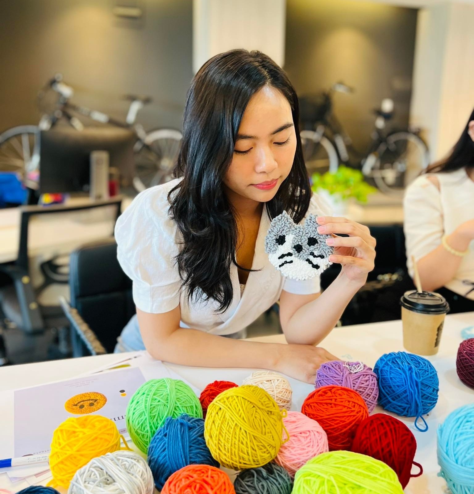 nguoi di lam hoc theu noi anh 1