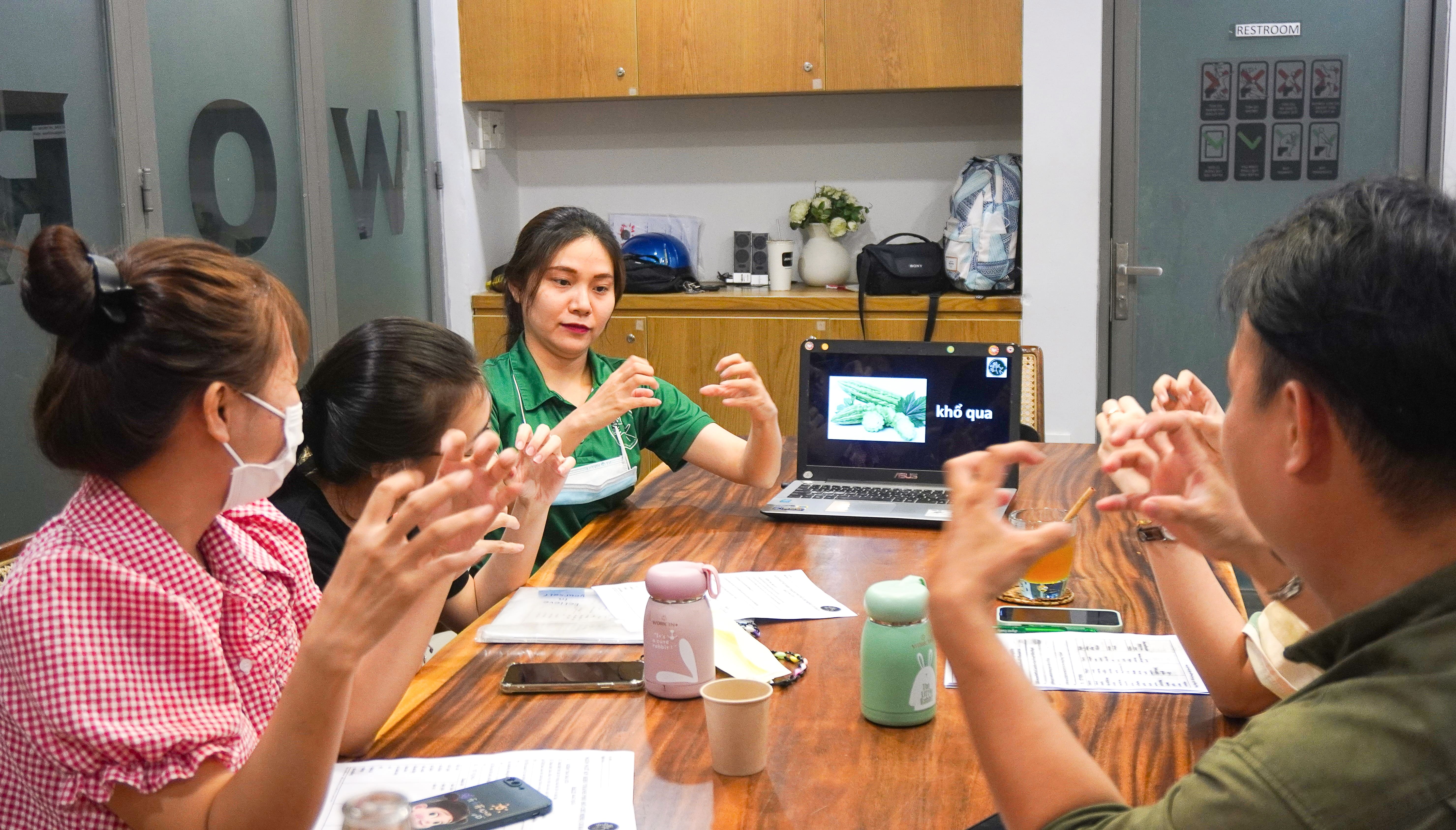 hoc ngon ngu ky hieu anh 2