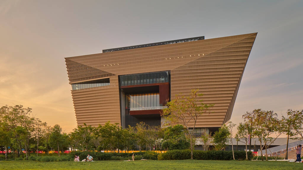 Ben trong Bao tang Co cung o Hong Kong hinh anh