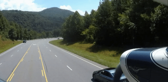 May bay gap su co, phi cong phai ha canh khan cap tren cao toc hinh anh