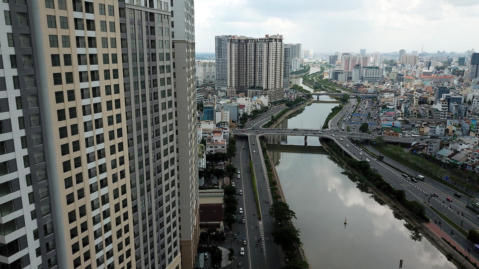 Chung cu day dac Ben Van Don anh 4