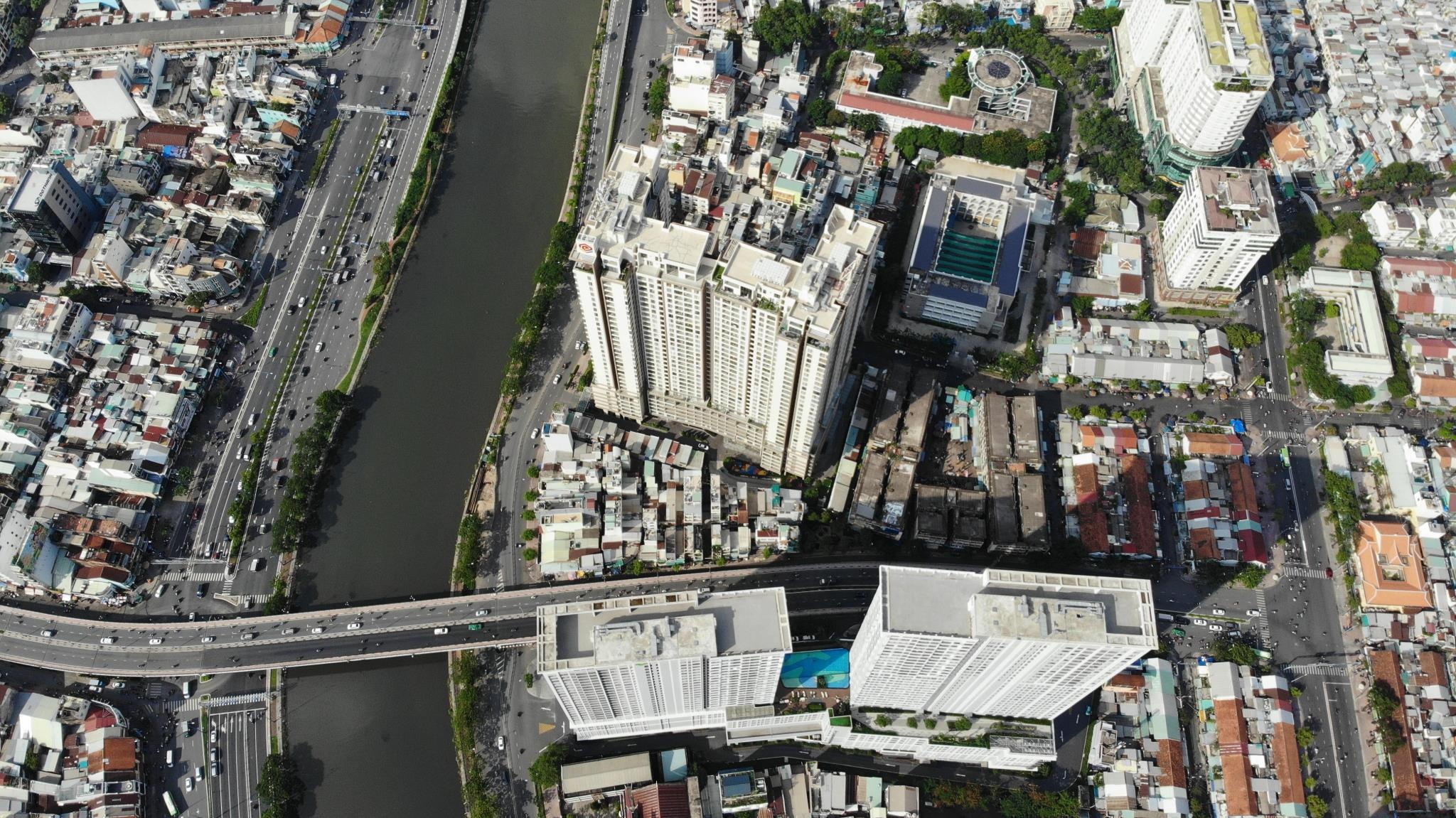 Chung cu day dac Ben Van Don anh 10