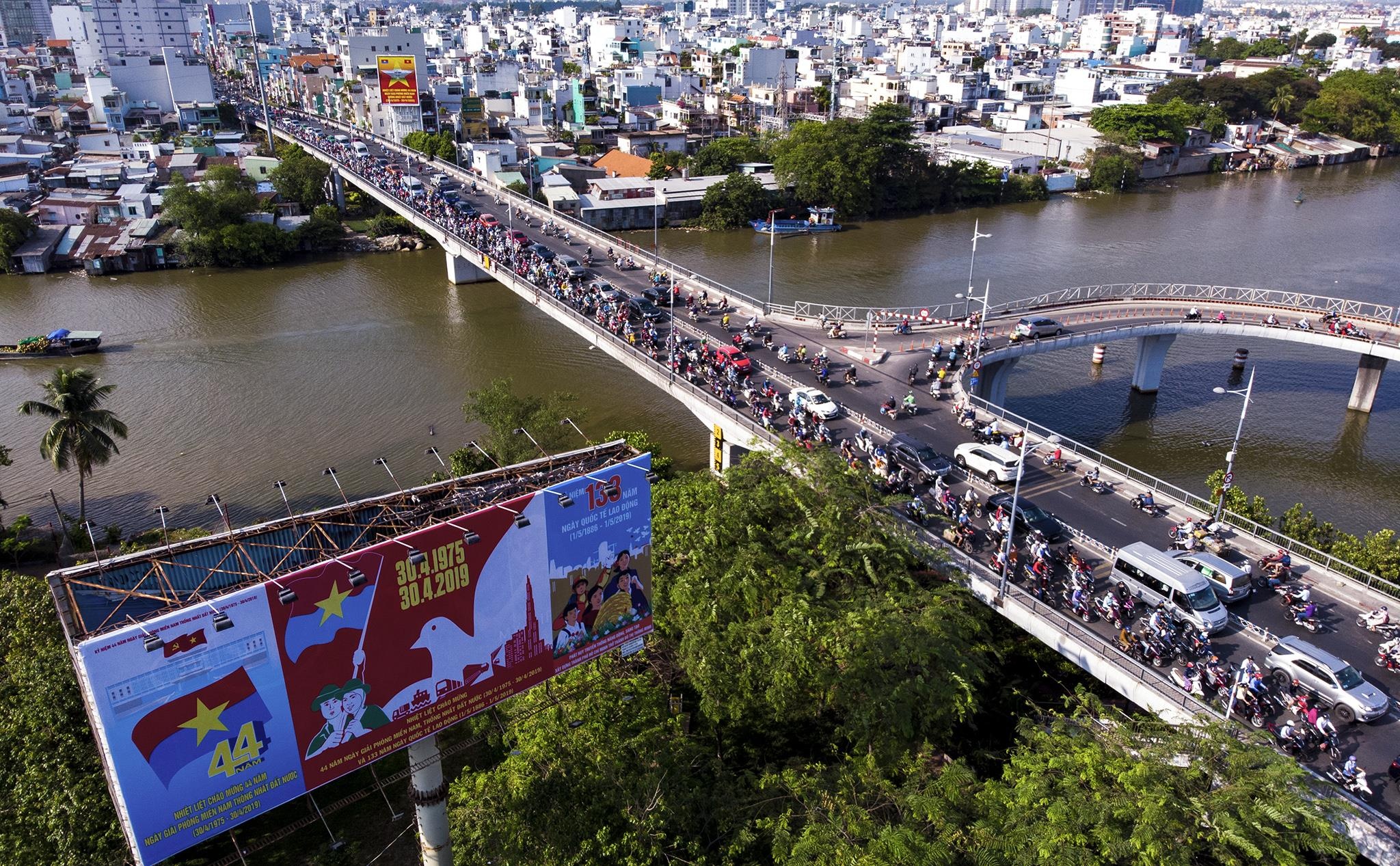 Chung cu day dac Ben Van Don anh 13