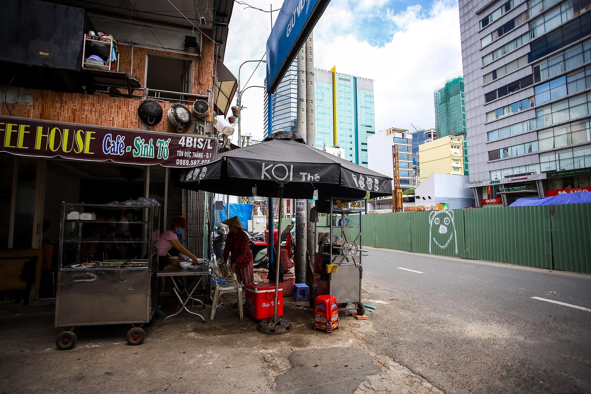 Chat hang cay co thu duong Ton Duc Thang anh 13