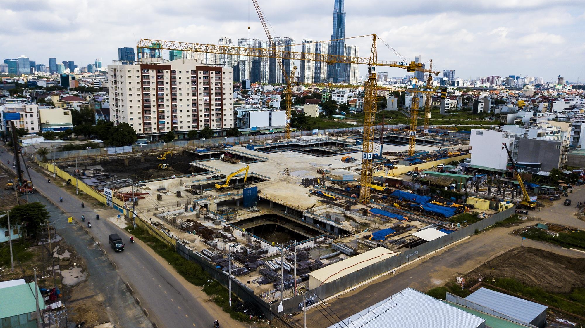 Can canh du an 13.000 can ho bi phat vi xay trai phep tai quan 2 hinh anh