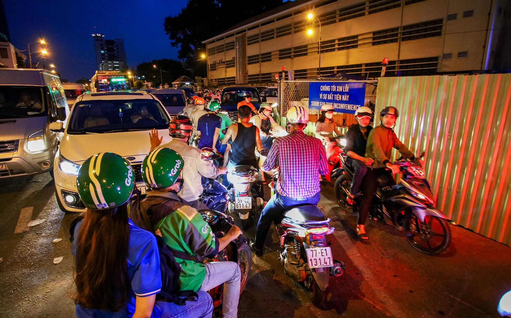 Ket xe trien mien tren duong Ton Duc Thang anh 14