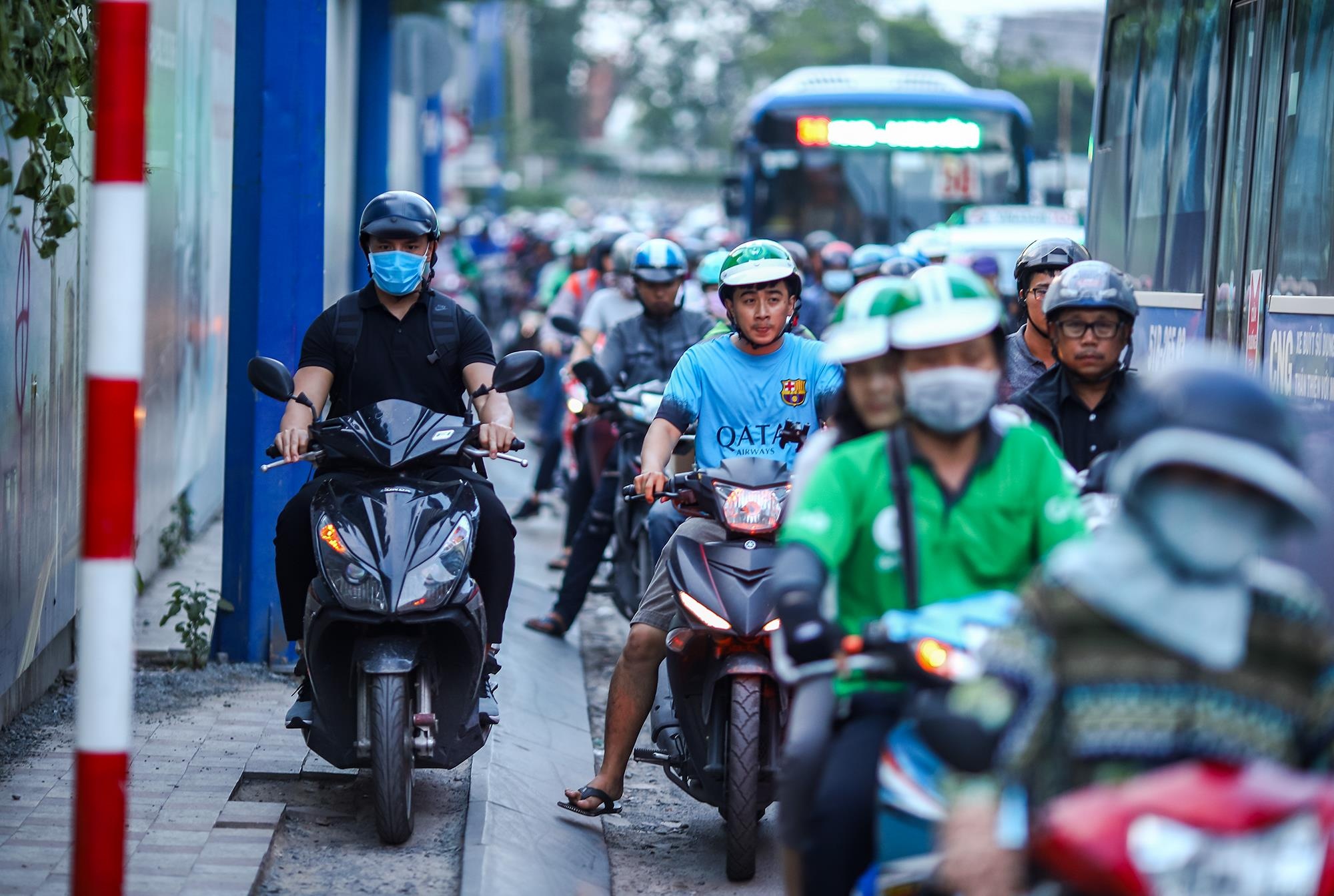 Ket xe trien mien tren duong Ton Duc Thang anh 13