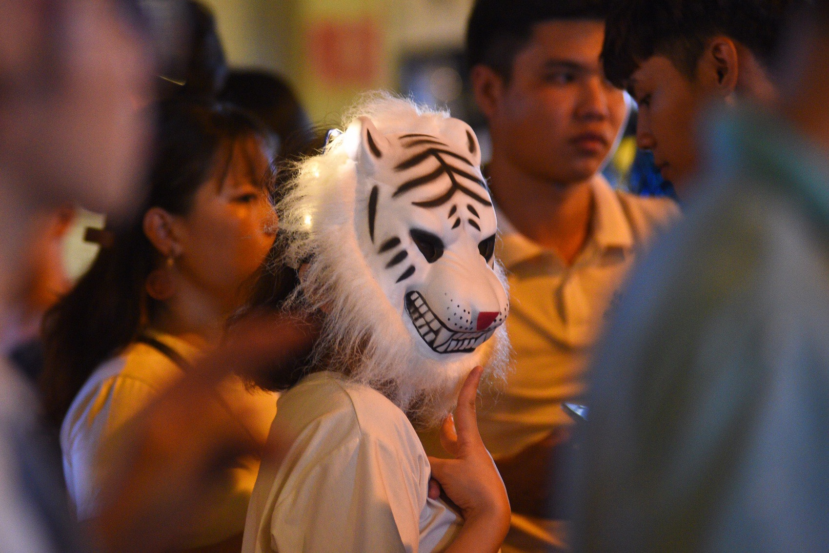 don Trung thu o trung tam thanh pho anh 7