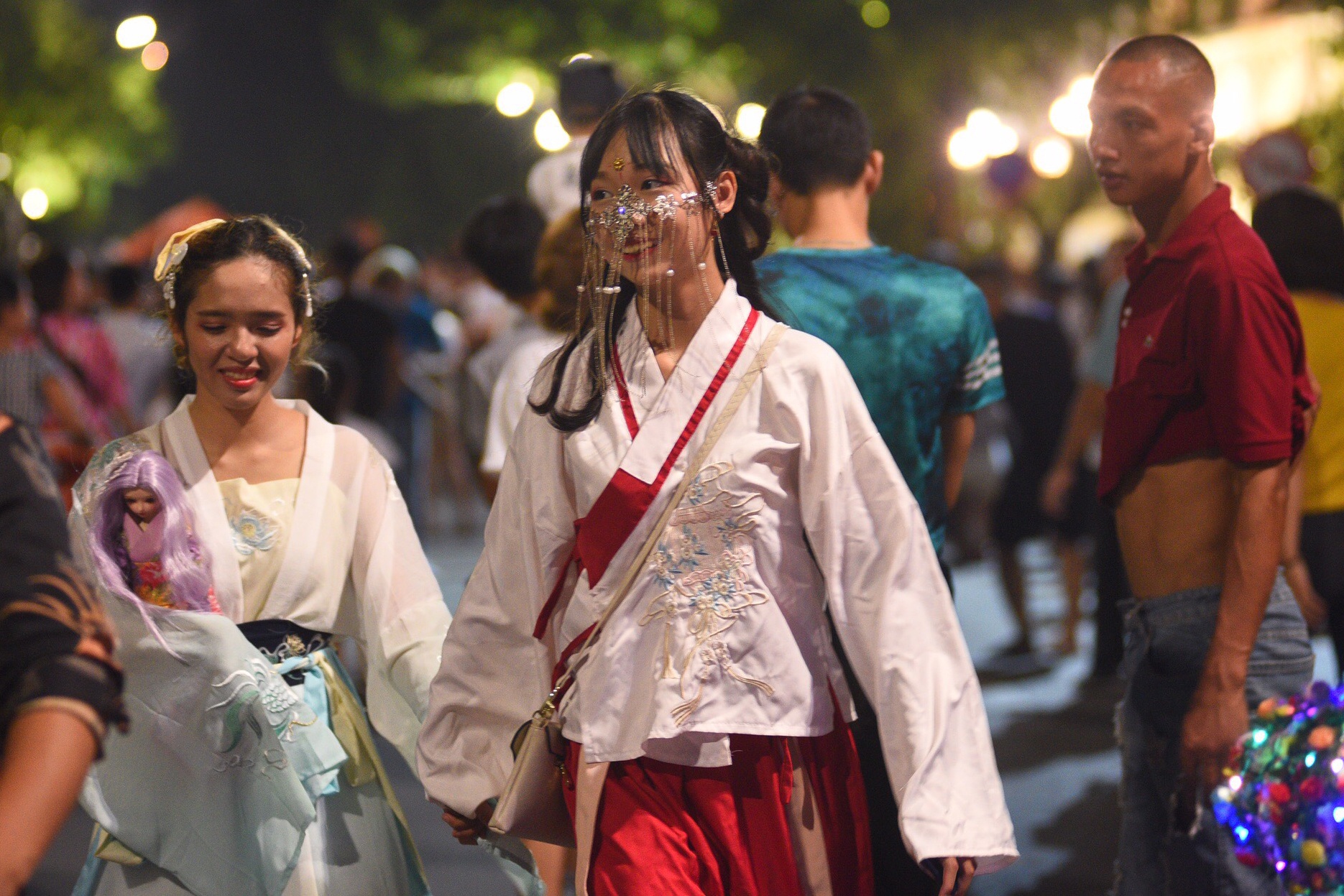 don Trung thu o trung tam thanh pho anh 15