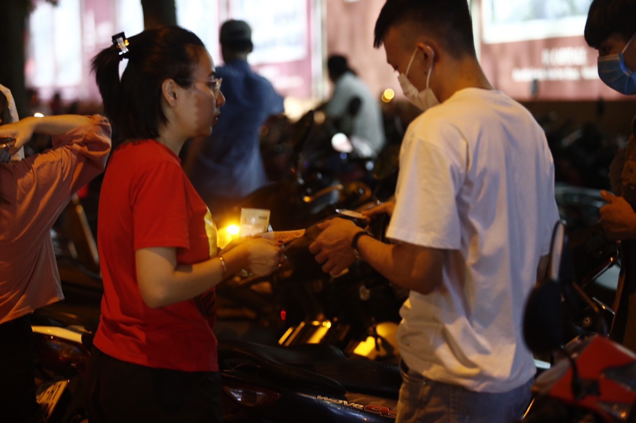 don Trung thu o trung tam thanh pho anh 13