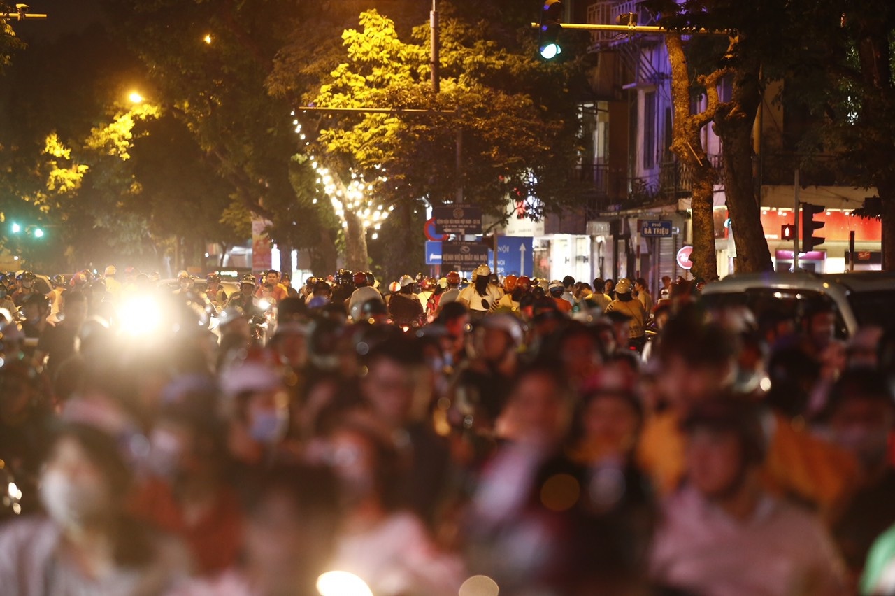 don Trung thu o trung tam thanh pho anh 12