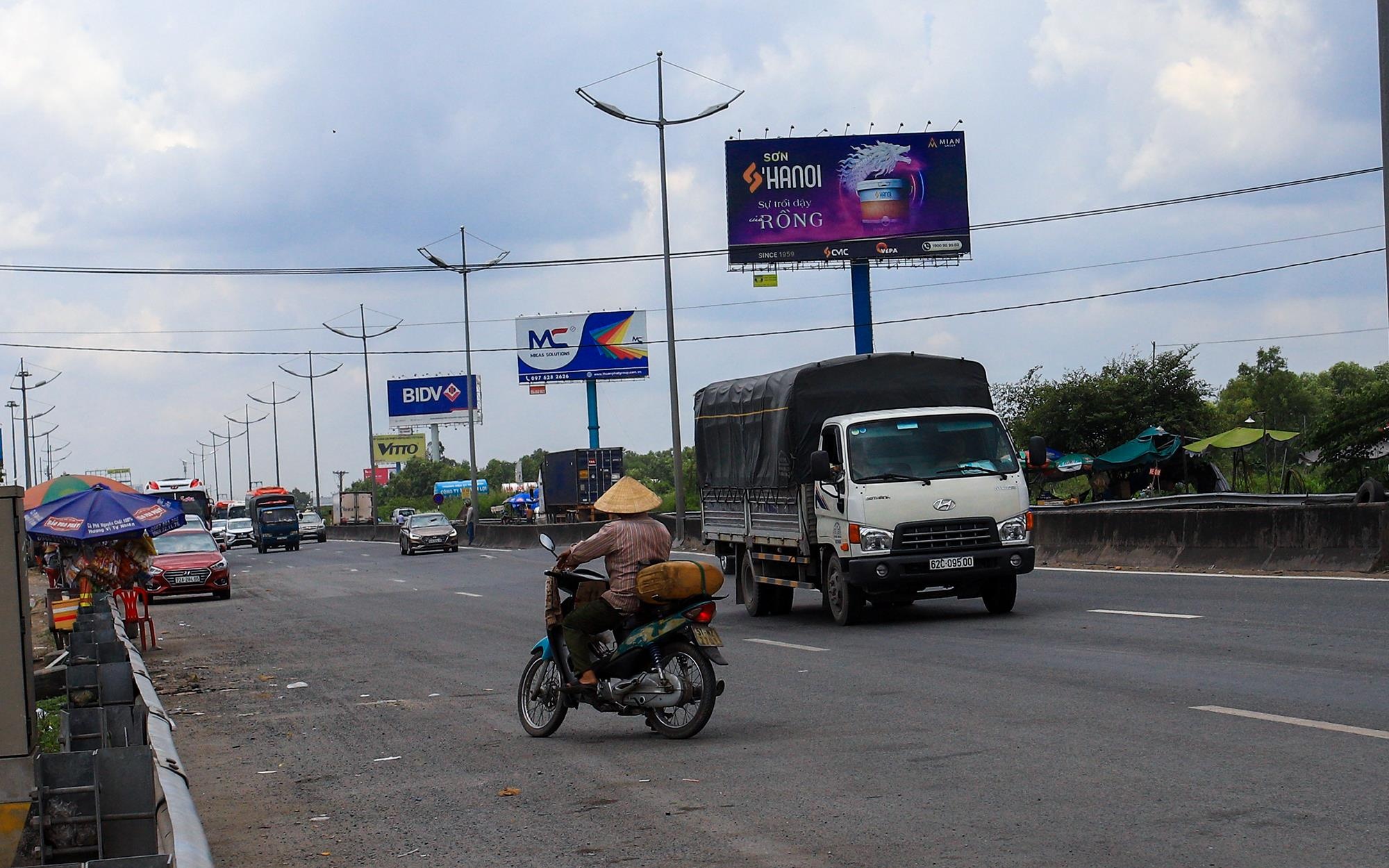 Cao toc TP.HCM - Trung Luong lon xon khi dung thu phi anh 7