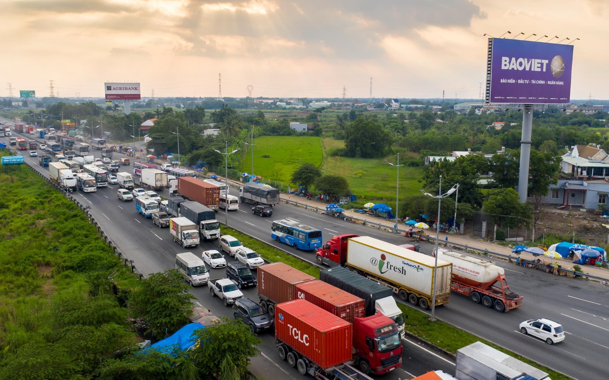 Cao toc TP.HCM - Trung Luong lon xon khi dung thu phi anh 2