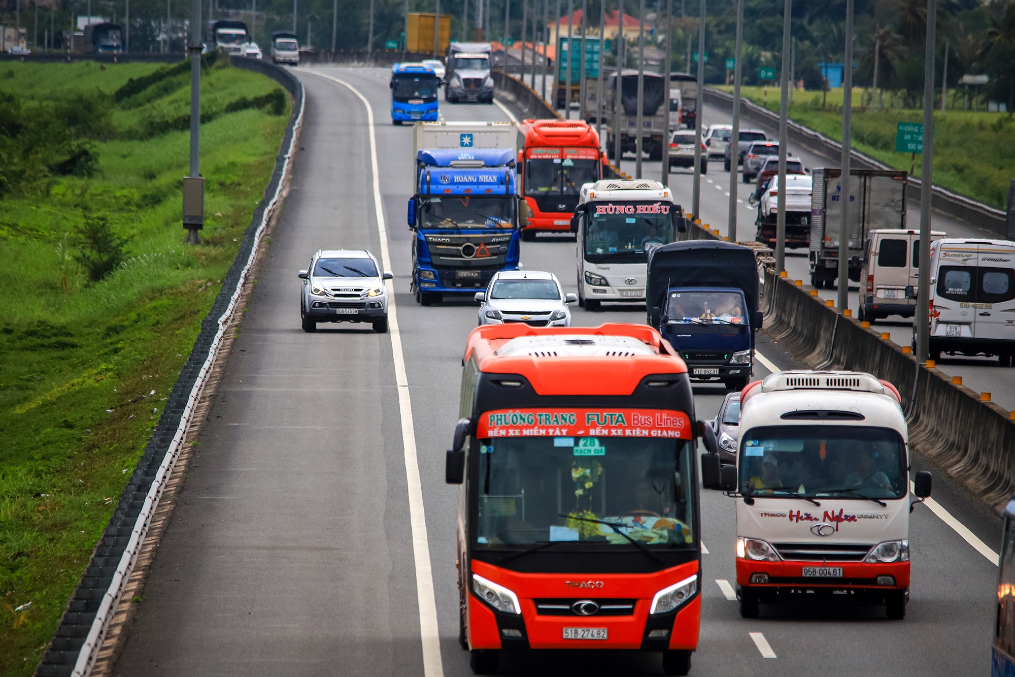Cao toc TP.HCM - Trung Luong lon xon khi dung thu phi anh 10