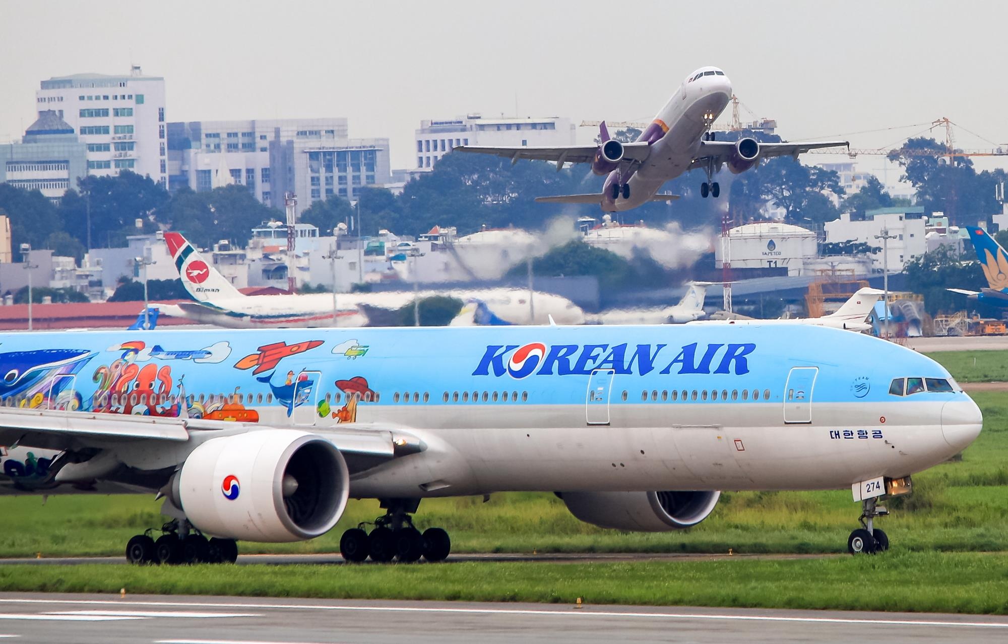 san bay tan son nhat qua tai tren khong lan duoi dat anh 4