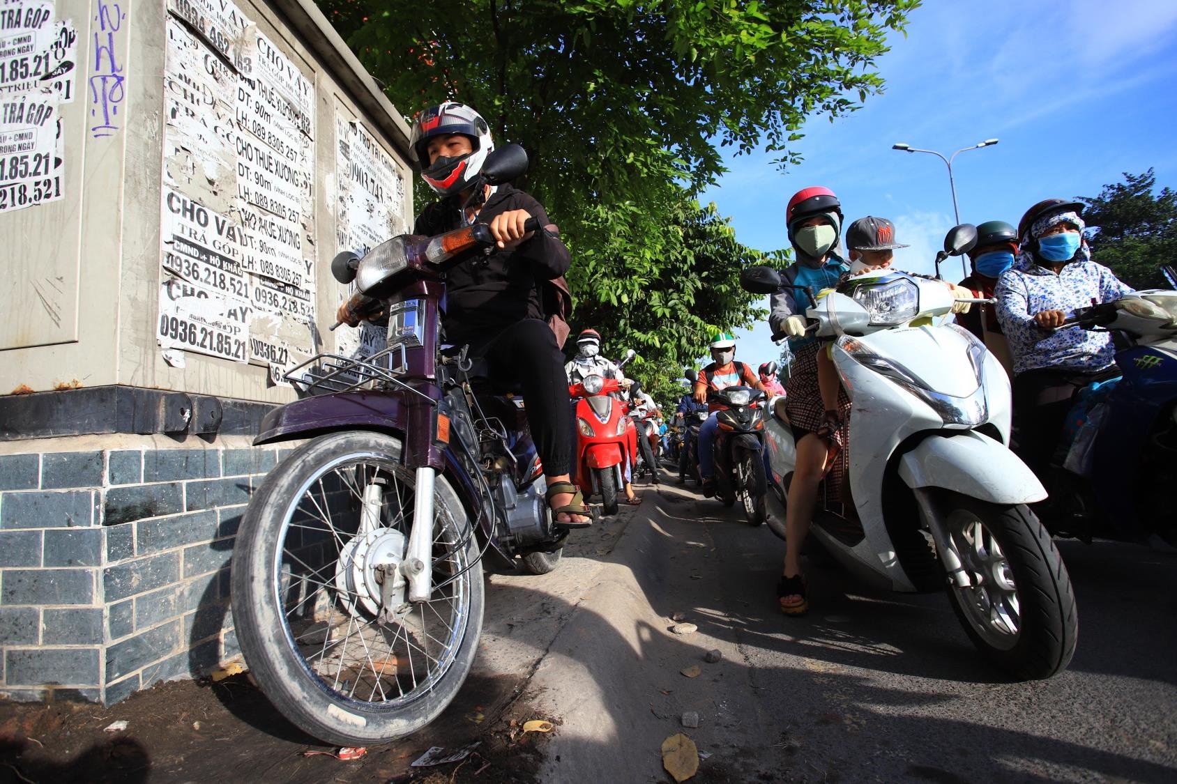 Ket xe o cua ngo tay bac Sai Gon anh 18