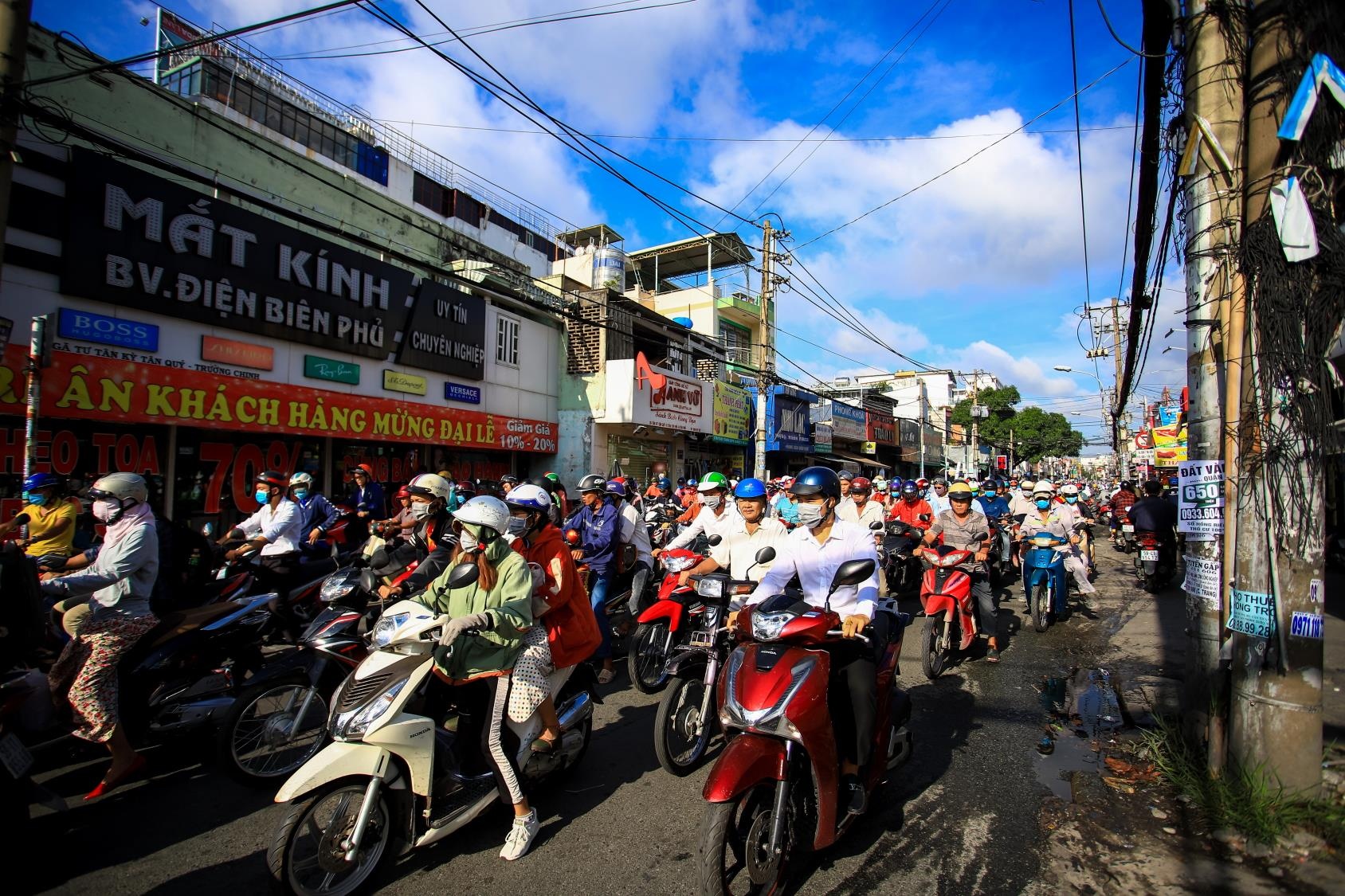 Ket xe o cua ngo tay bac Sai Gon anh 15