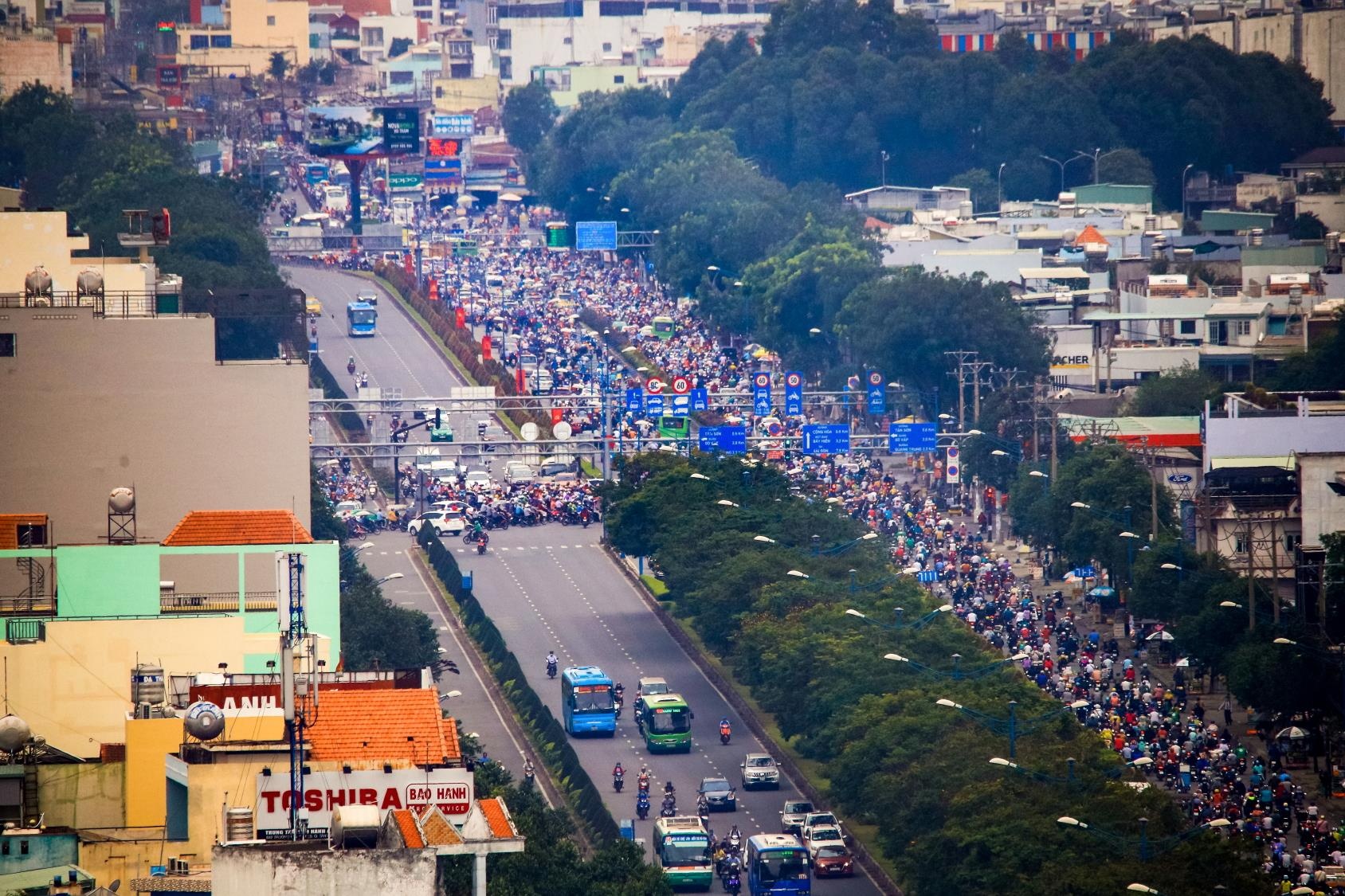 Ket xe o cua ngo tay bac Sai Gon anh 5