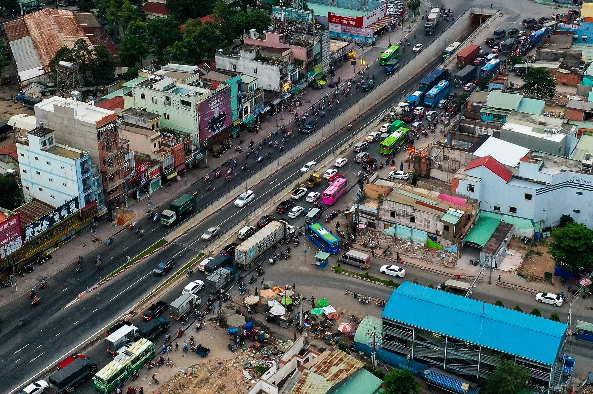 Ket xe o cua ngo tay bac Sai Gon anh 2