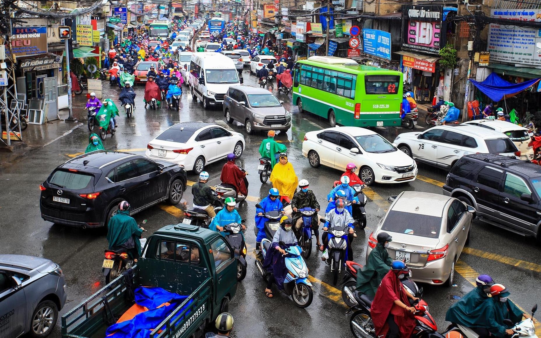 Duong dau voi thu thach ket xe o cua ngo tay bac TP.HCM hinh anh