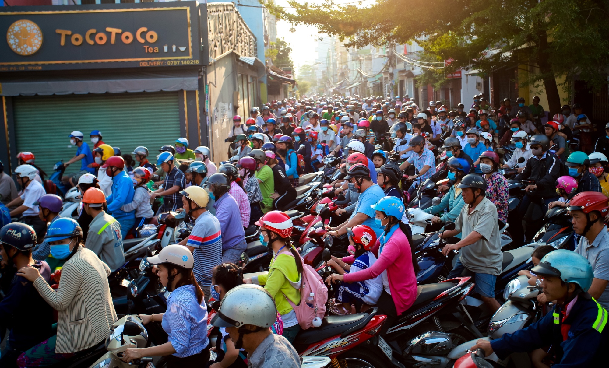 ket xe cau Chanh Hung duong Pham Hung o Sai Gon anh 5