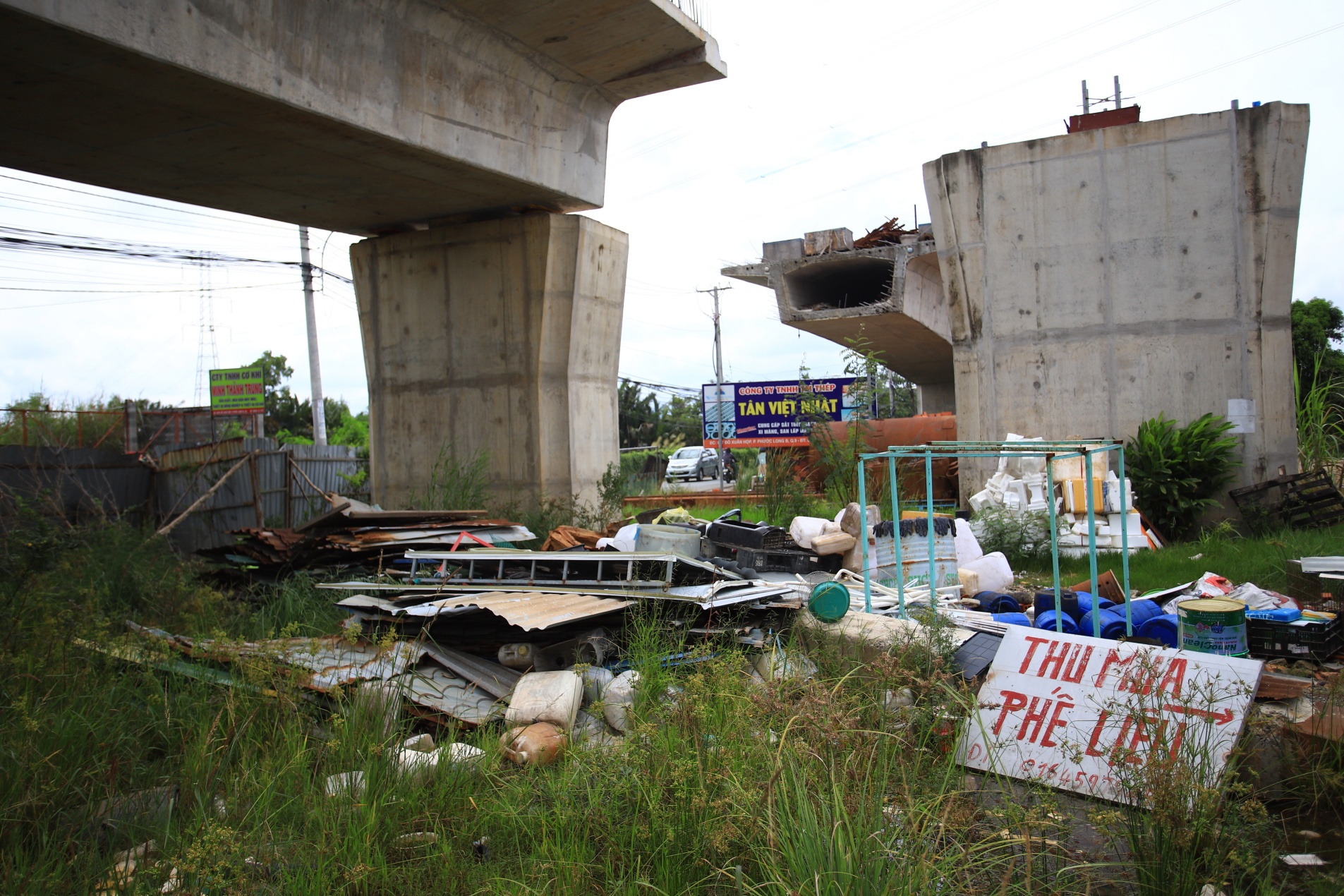 Du an cau Nam Ly bi bo hoang gay ket xe anh 5