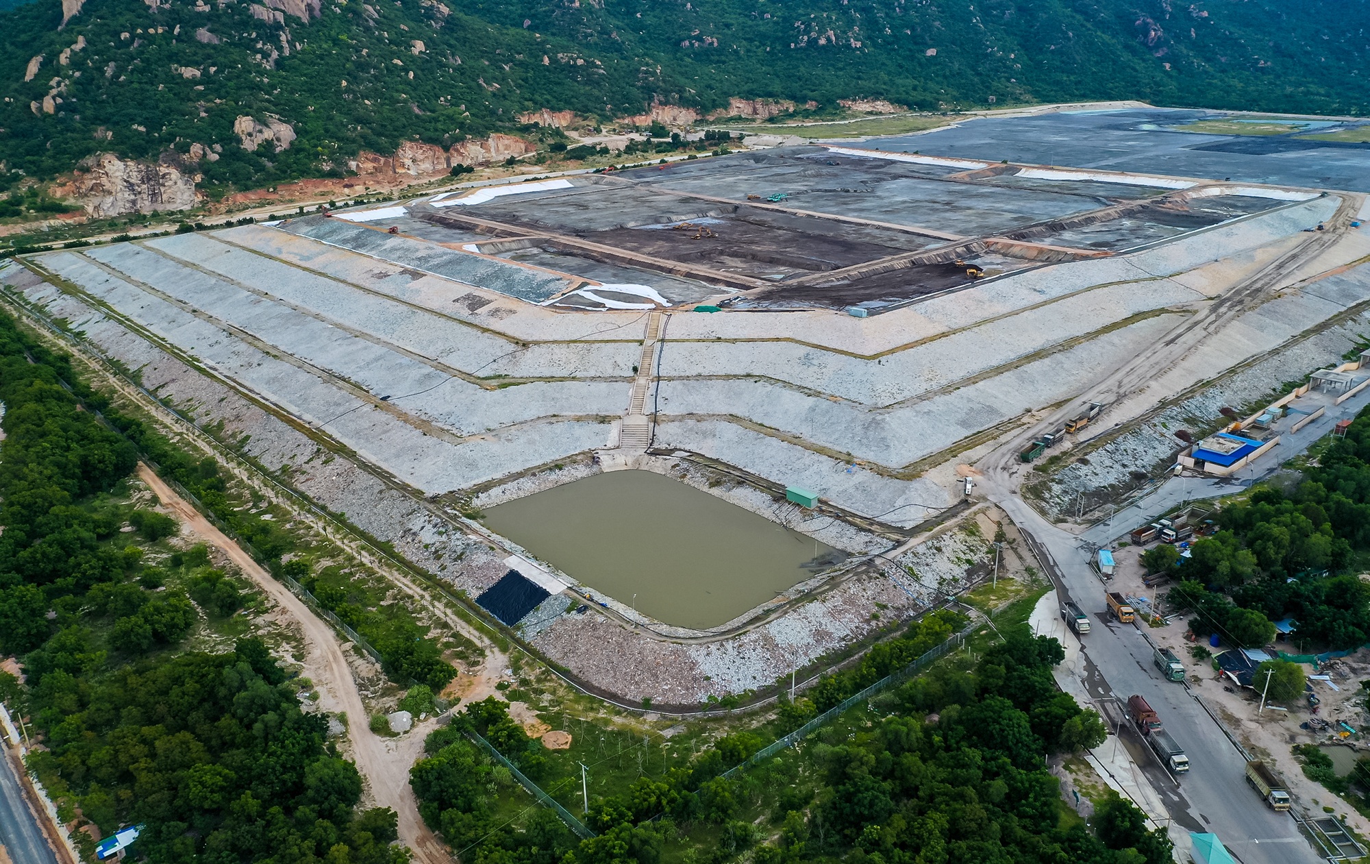 Nhiet dien Vinh Tan gay o nhiem anh 4