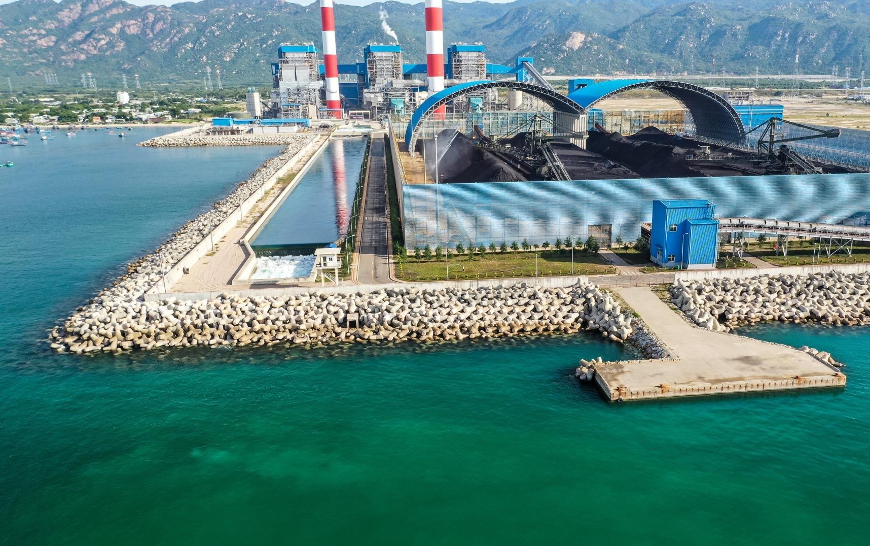 Cuoc song cua nguoi dan quanh nhiet dien Vinh Tan hinh anh