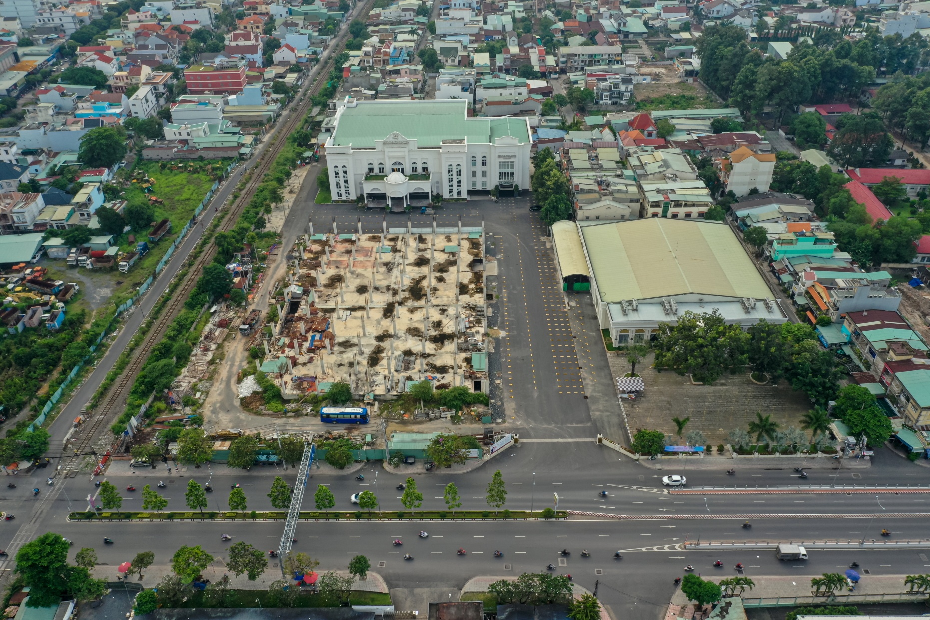 Cong trinh tram ty xay dung chui o trung tam Bien Hoa hinh anh