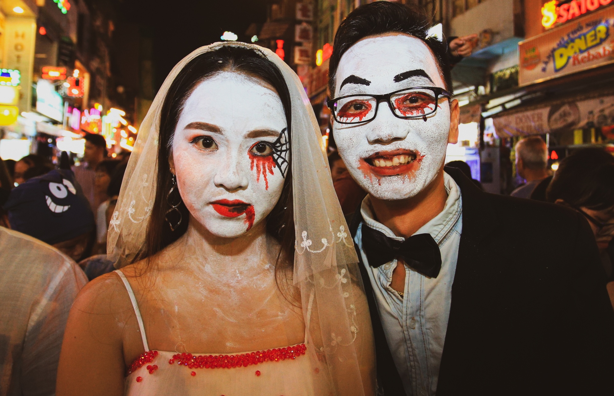 Pho Bui Vien tran ngap 'ma quy' dem Halloween hinh anh