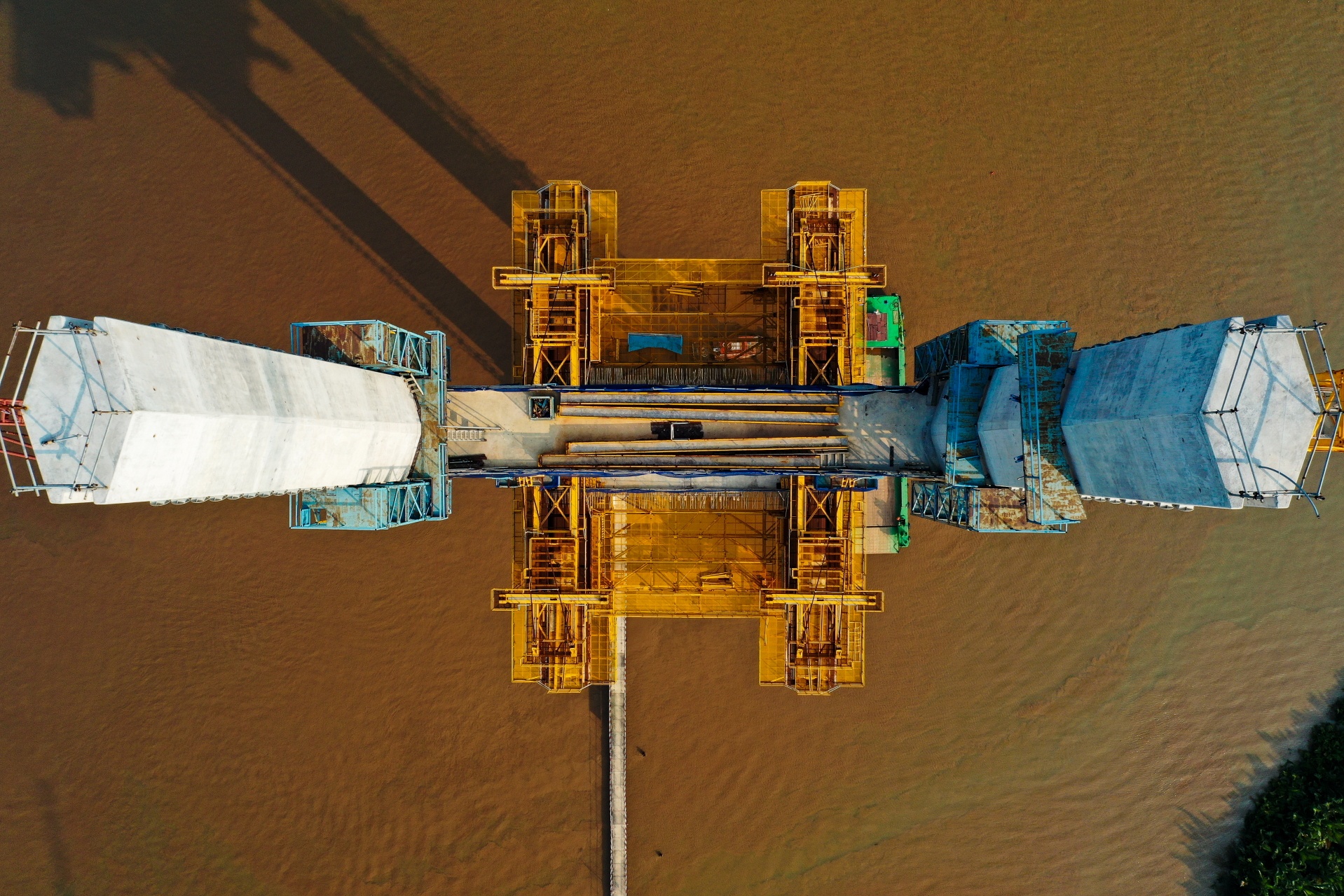 cau day vang co do tinh khong cao nhat anh 13