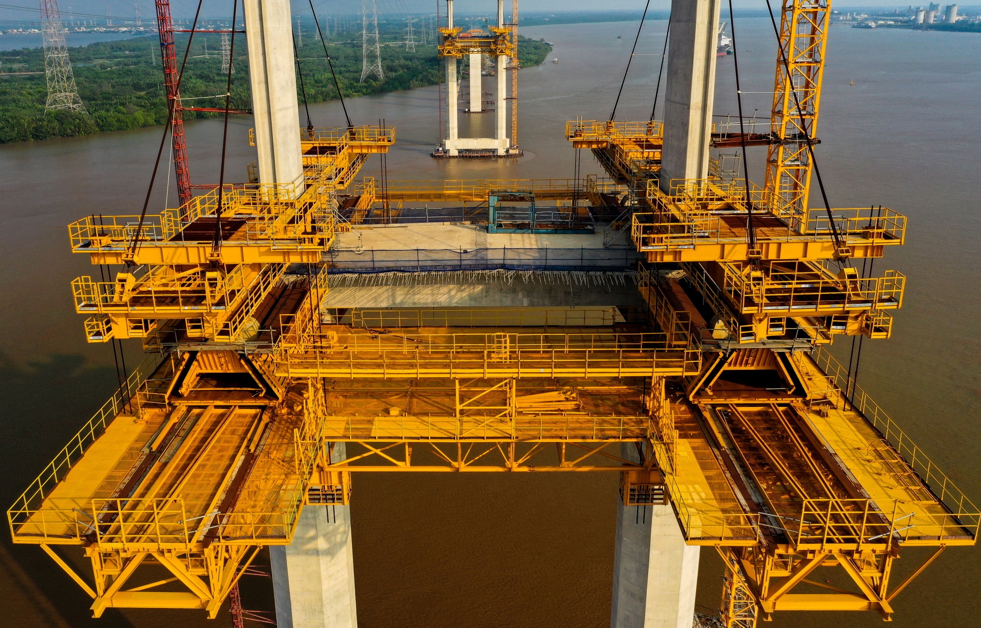 cau day vang co do tinh khong cao nhat anh 14