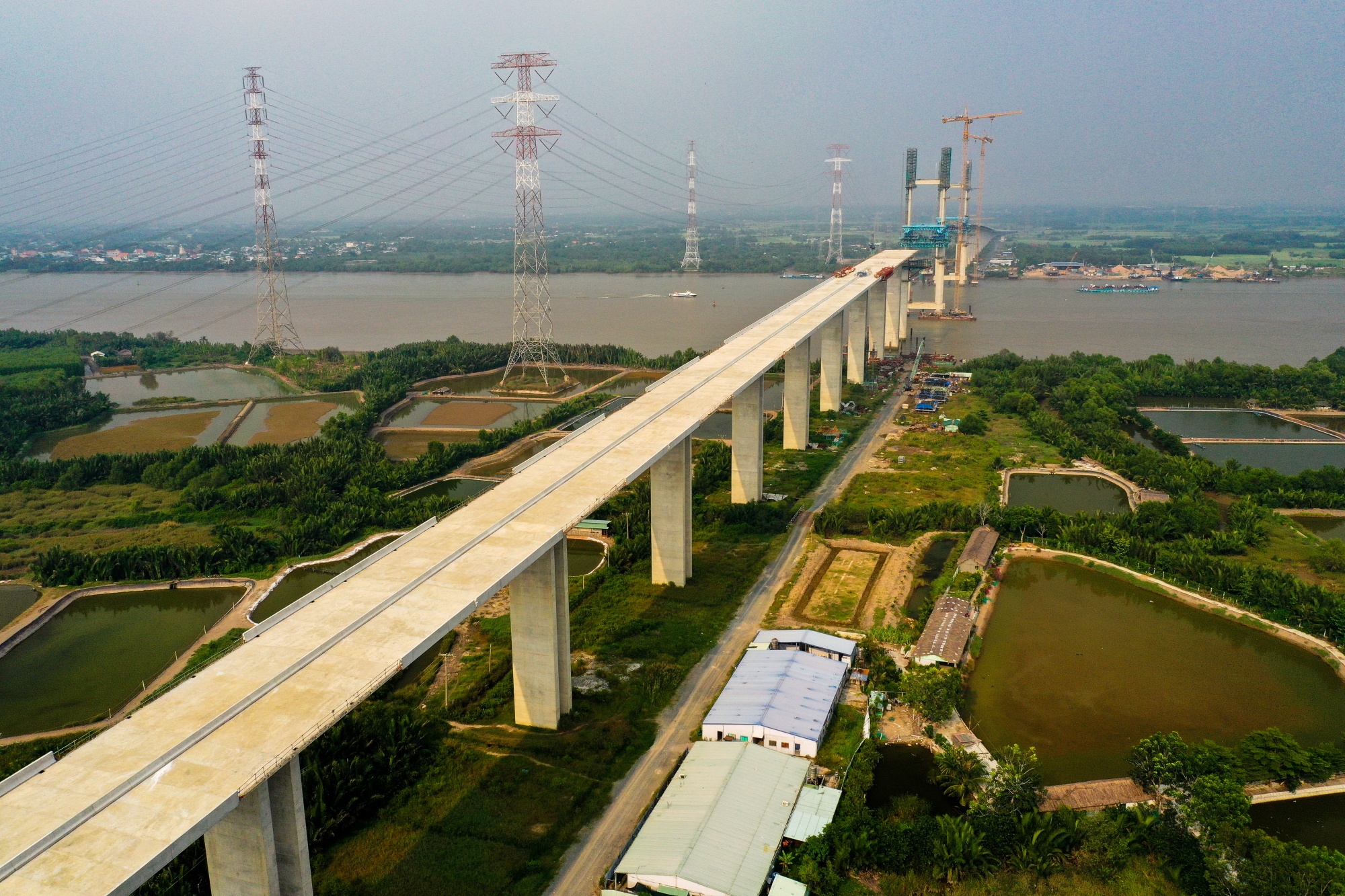 cau day vang co do tinh khong cao nhat anh 1