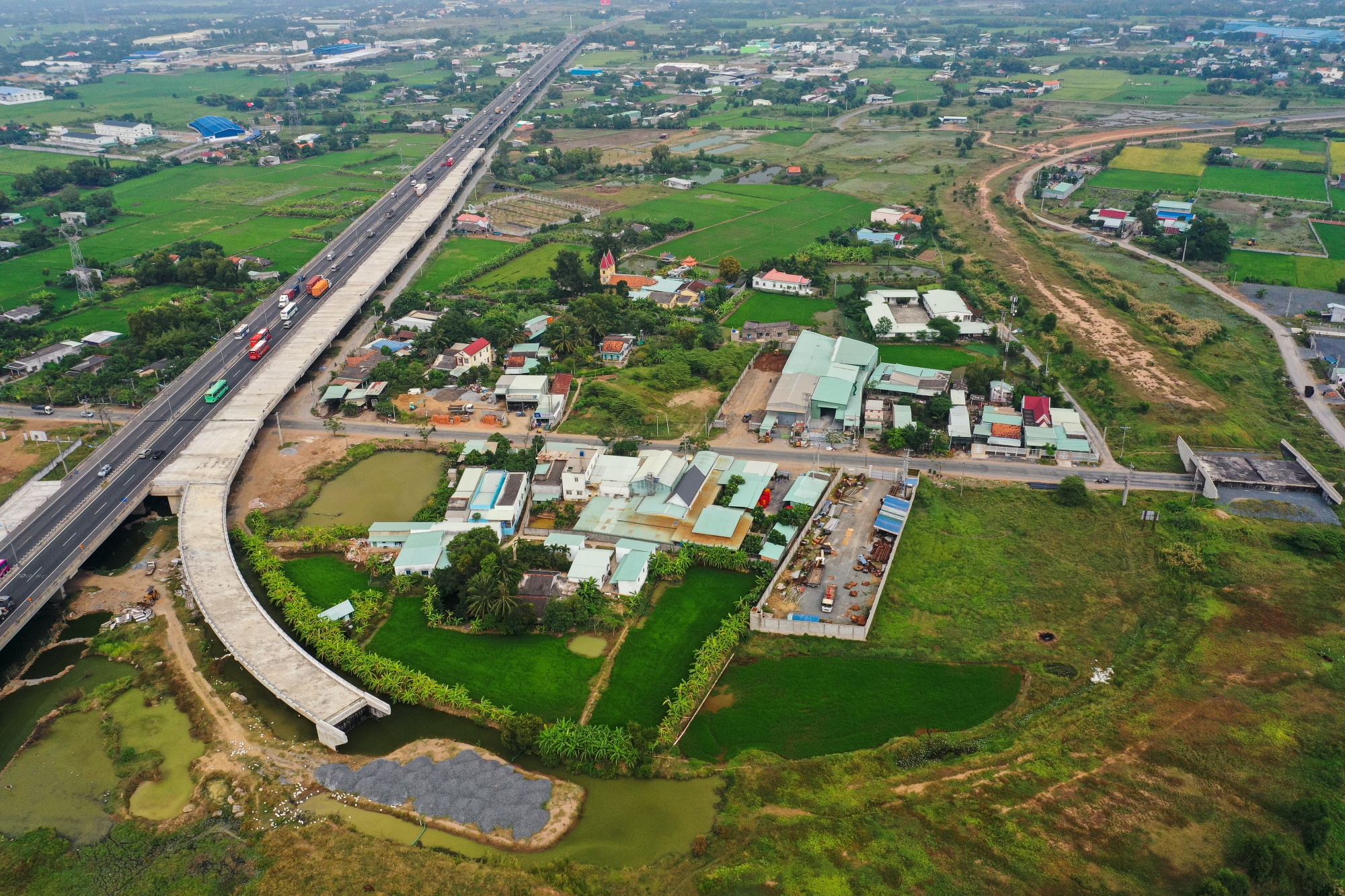 Cao toc Ben Luc - Long Thanh do dang sau 5 nam thi cong anh 2