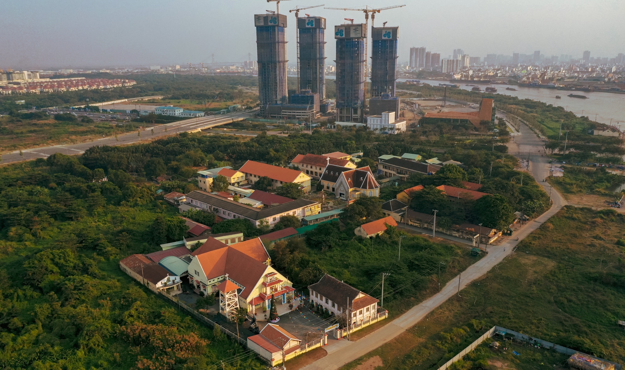 Ben Trong Nha tho va Tu vien Thu Thiem vua duoc xep hang di tich anh 2