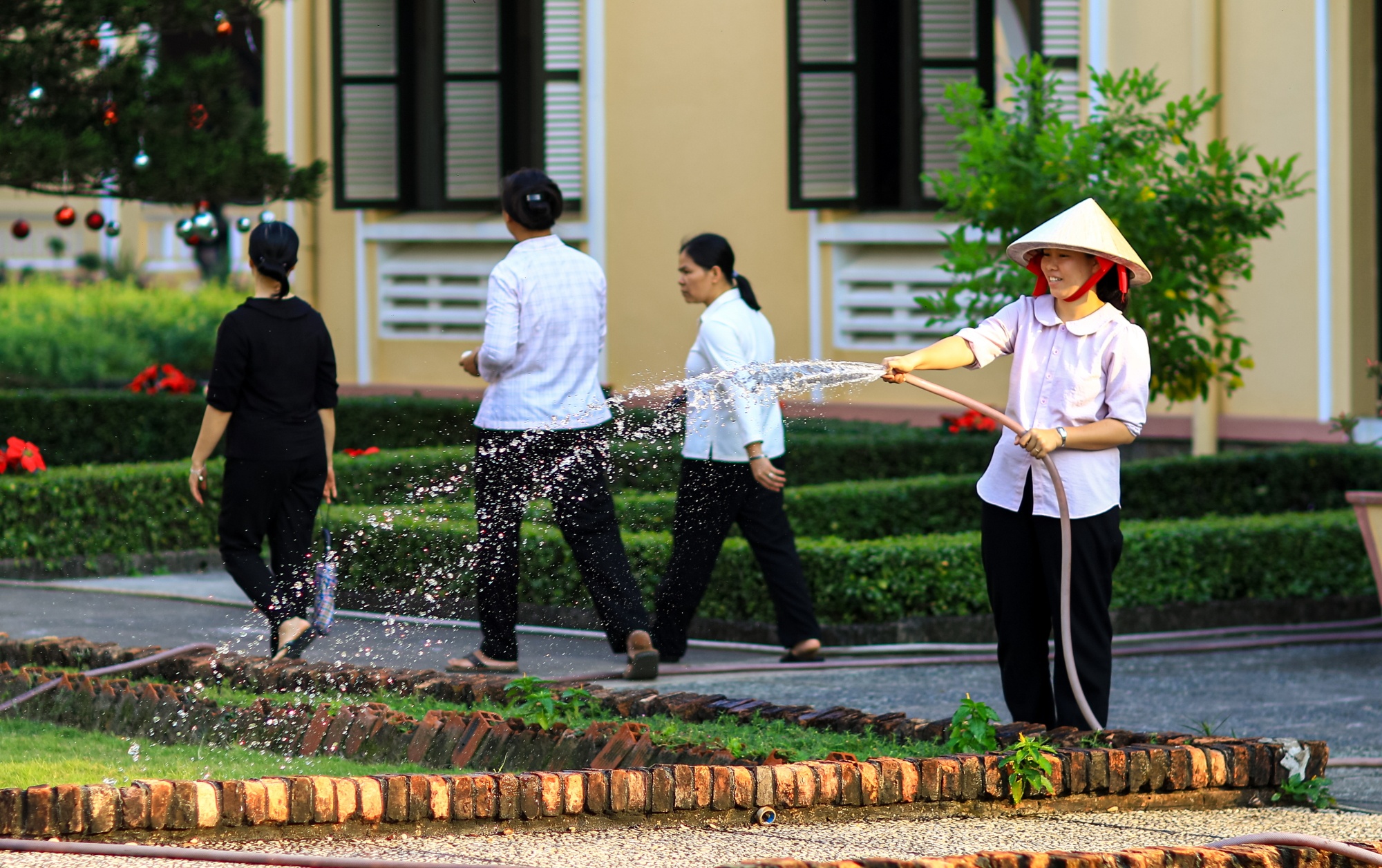 Ben Trong Nha tho va Tu vien Thu Thiem vua duoc xep hang di tich anh 8