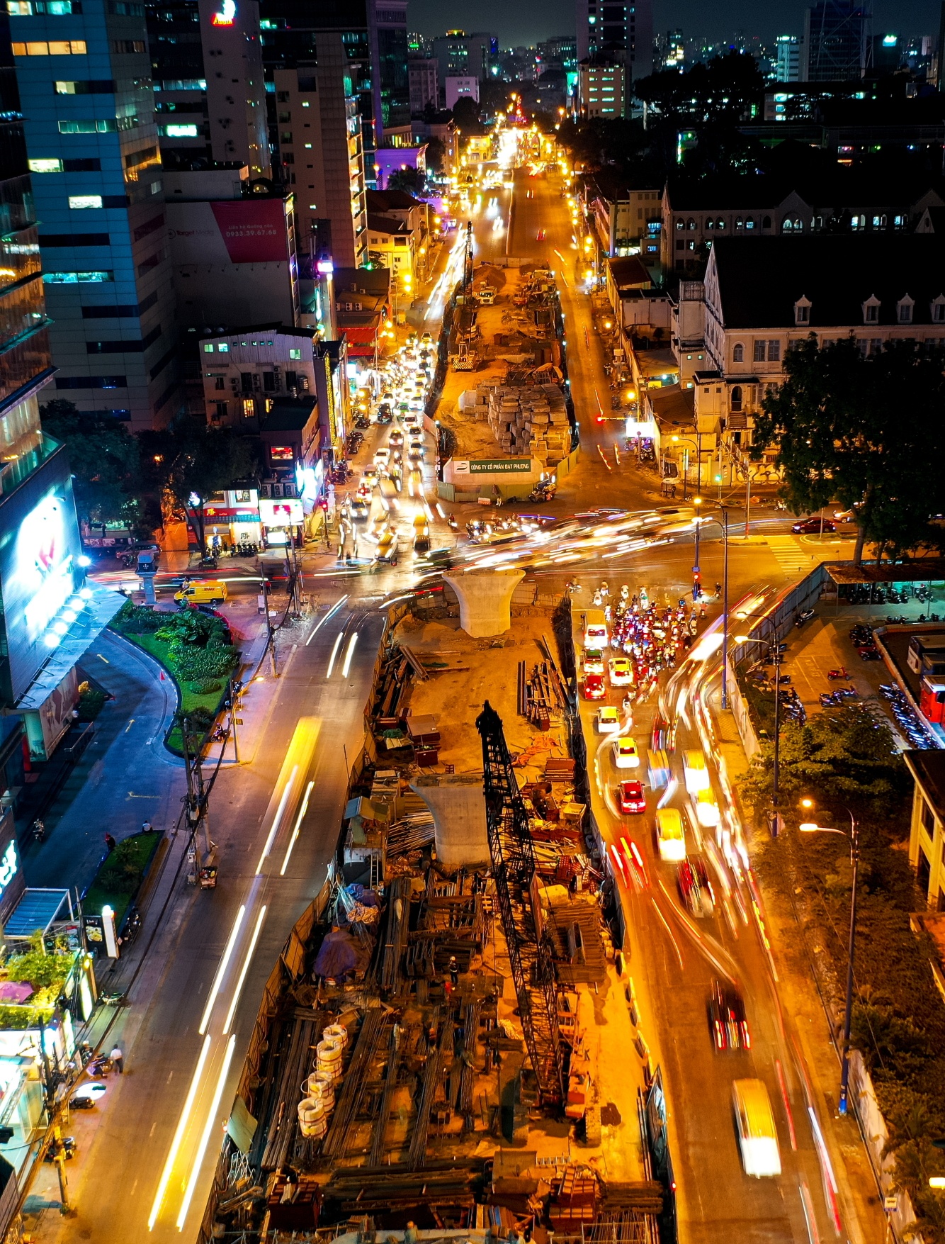 Nguoi dan TP.HCM kho so trong vong vay “lo cot” thoi diem cuoi nam. anh 13