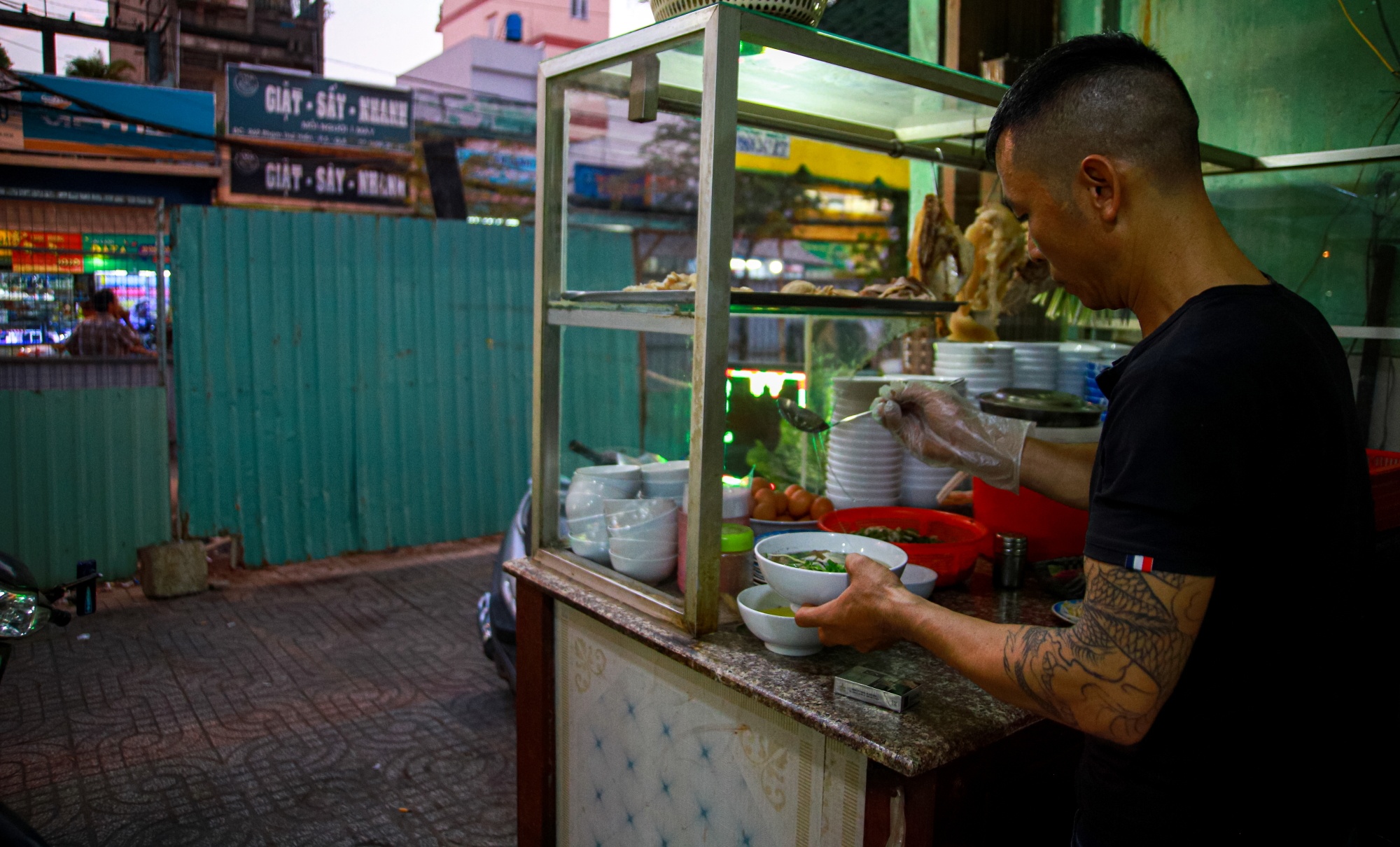 Nguoi dan TP.HCM kho so trong vong vay “lo cot” thoi diem cuoi nam. anh 7