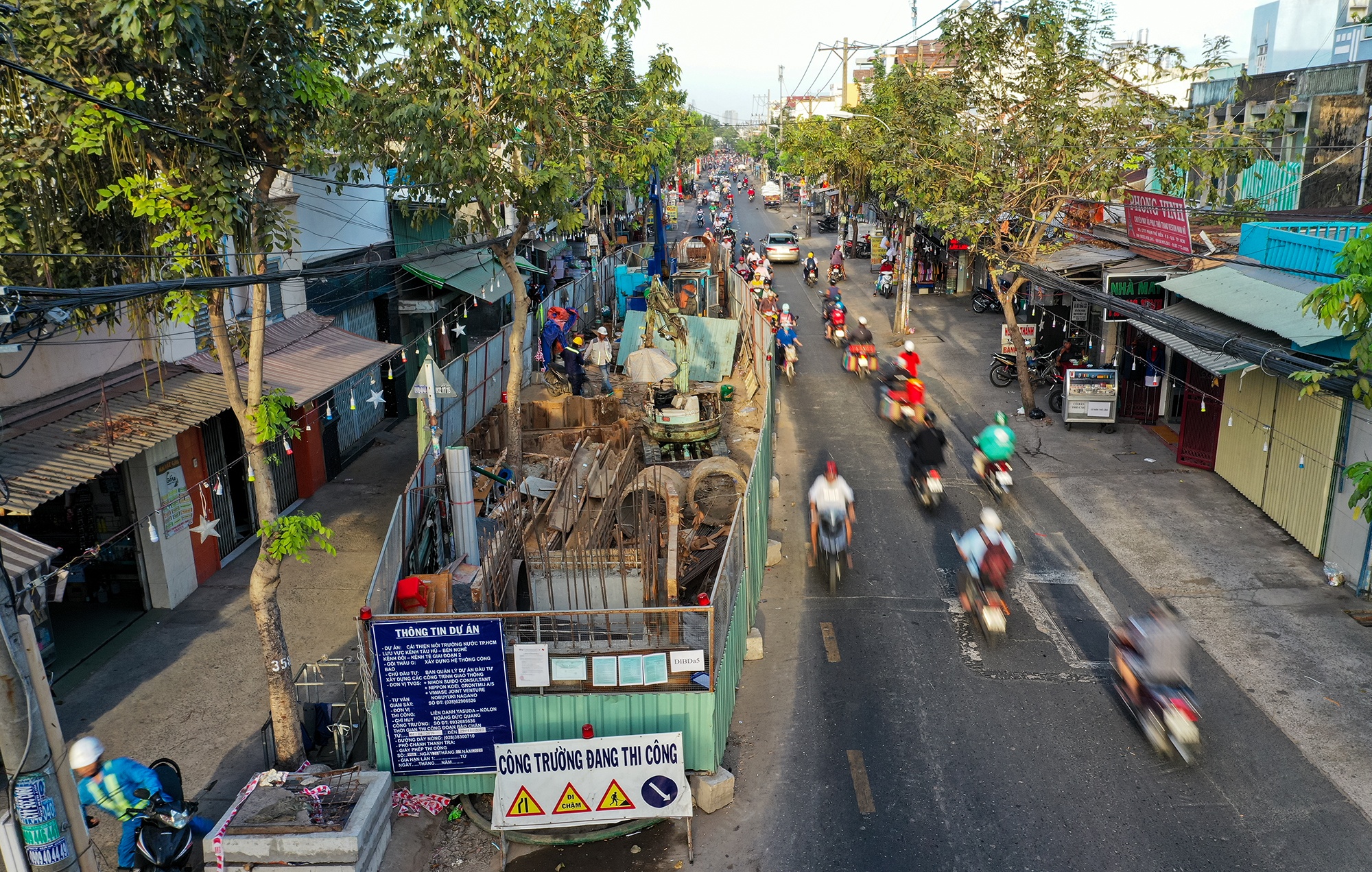 Nguoi dan TP.HCM kho so trong vong vay “lo cot” thoi diem cuoi nam. anh 1
