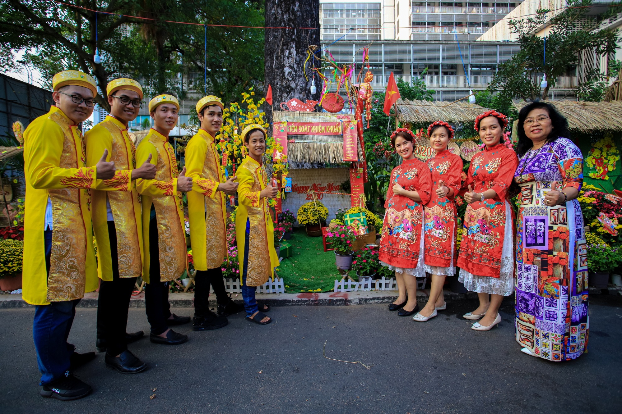 Duong hoa Tet trong benh vien Cho Ray anh 5