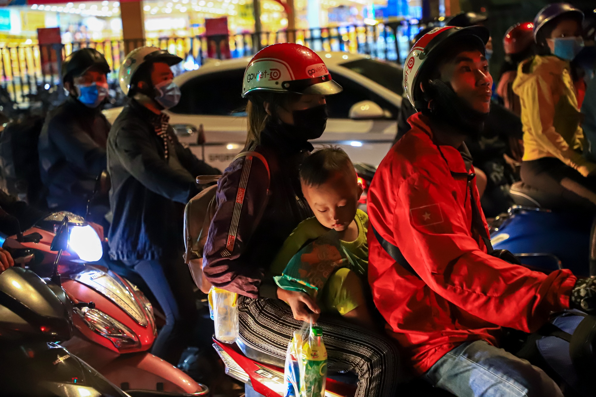 Cua ngo cao toc phia Tay TP.HCM un tac trong dem mung 5 Tet anh 6