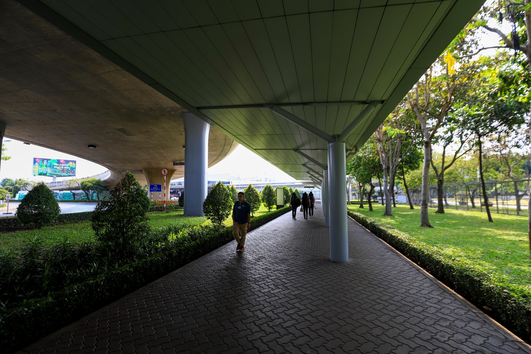 San bay Tan Son Nhat  vang hoe do dich Covid-19 tai phat tro lai anh 7