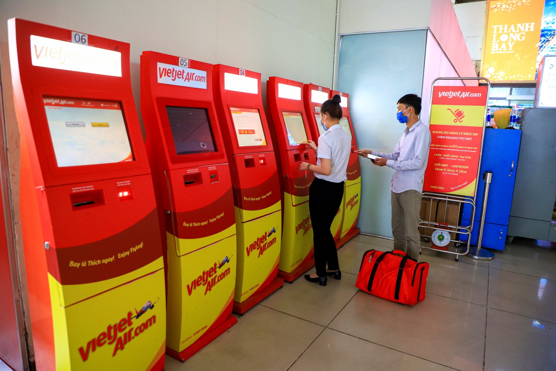 San bay Tan Son Nhat  vang hoe do dich Covid-19 tai phat tro lai anh 4