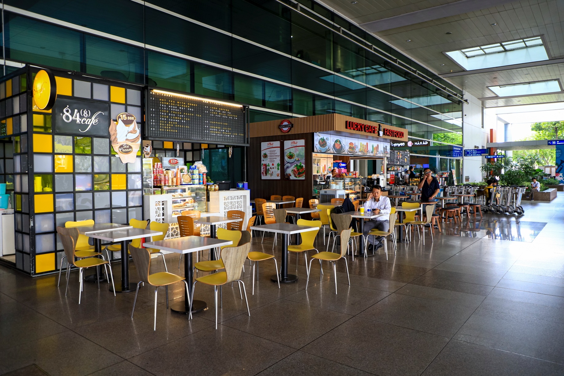 San bay Tan Son Nhat  vang hoe do dich Covid-19 tai phat tro lai anh 11