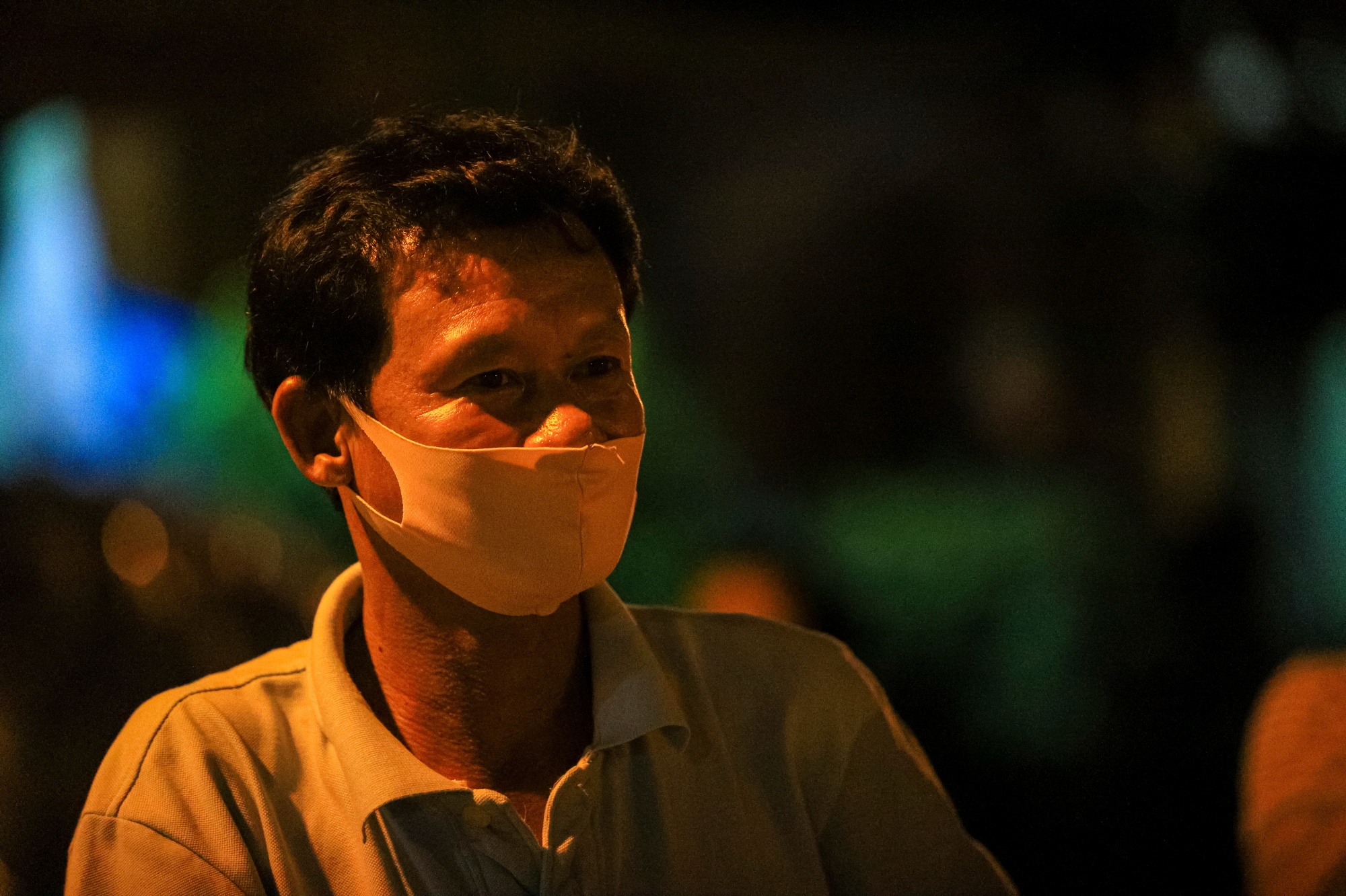 Cach ly 2 tuyen pho o Phan Thiet ngay trong dem de phong dich Covid-19 anh 8