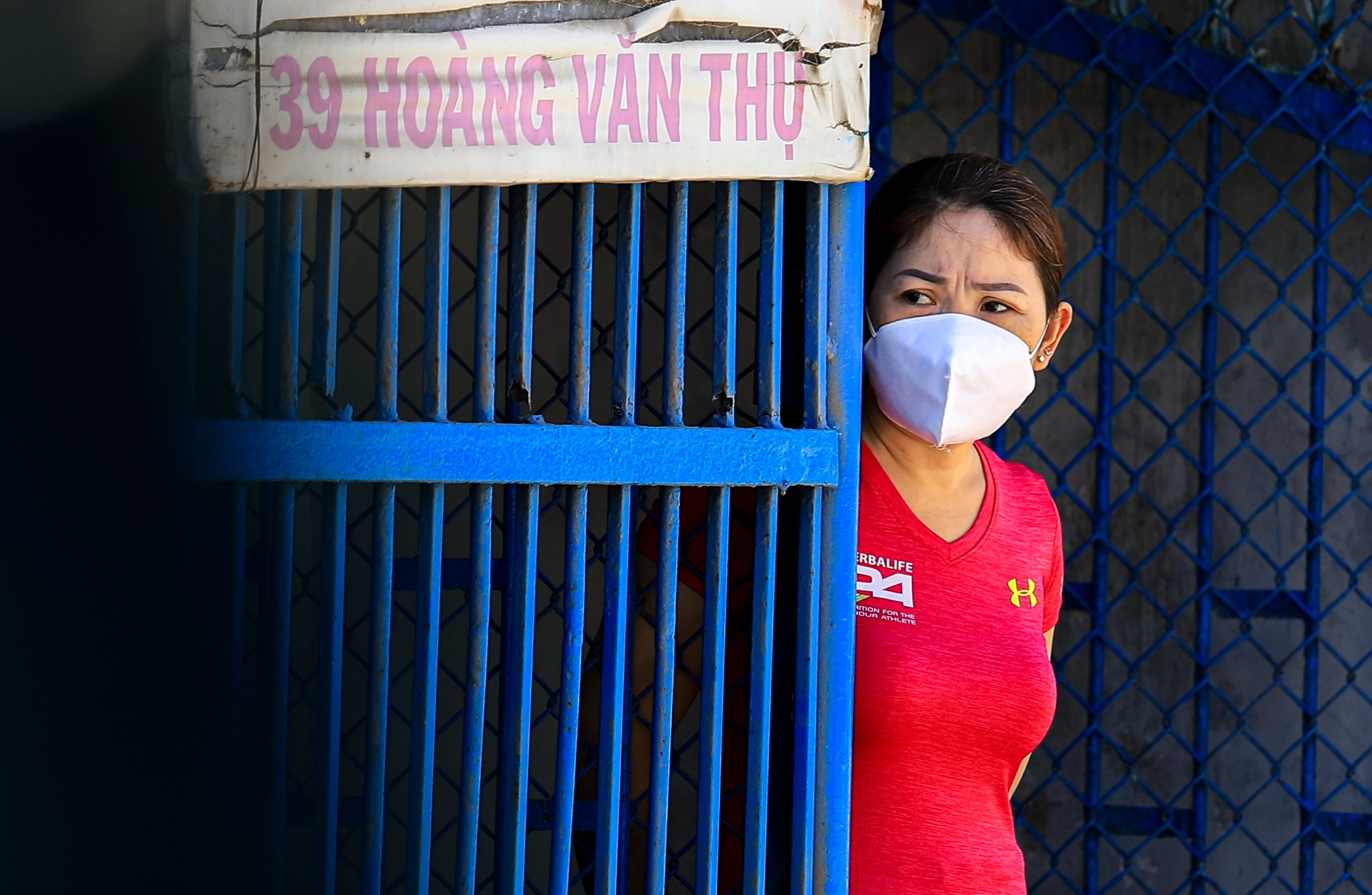 Cuoc song cua nguoi Duc Thang trong ngay dau cach ly phong Covid-19 hinh anh