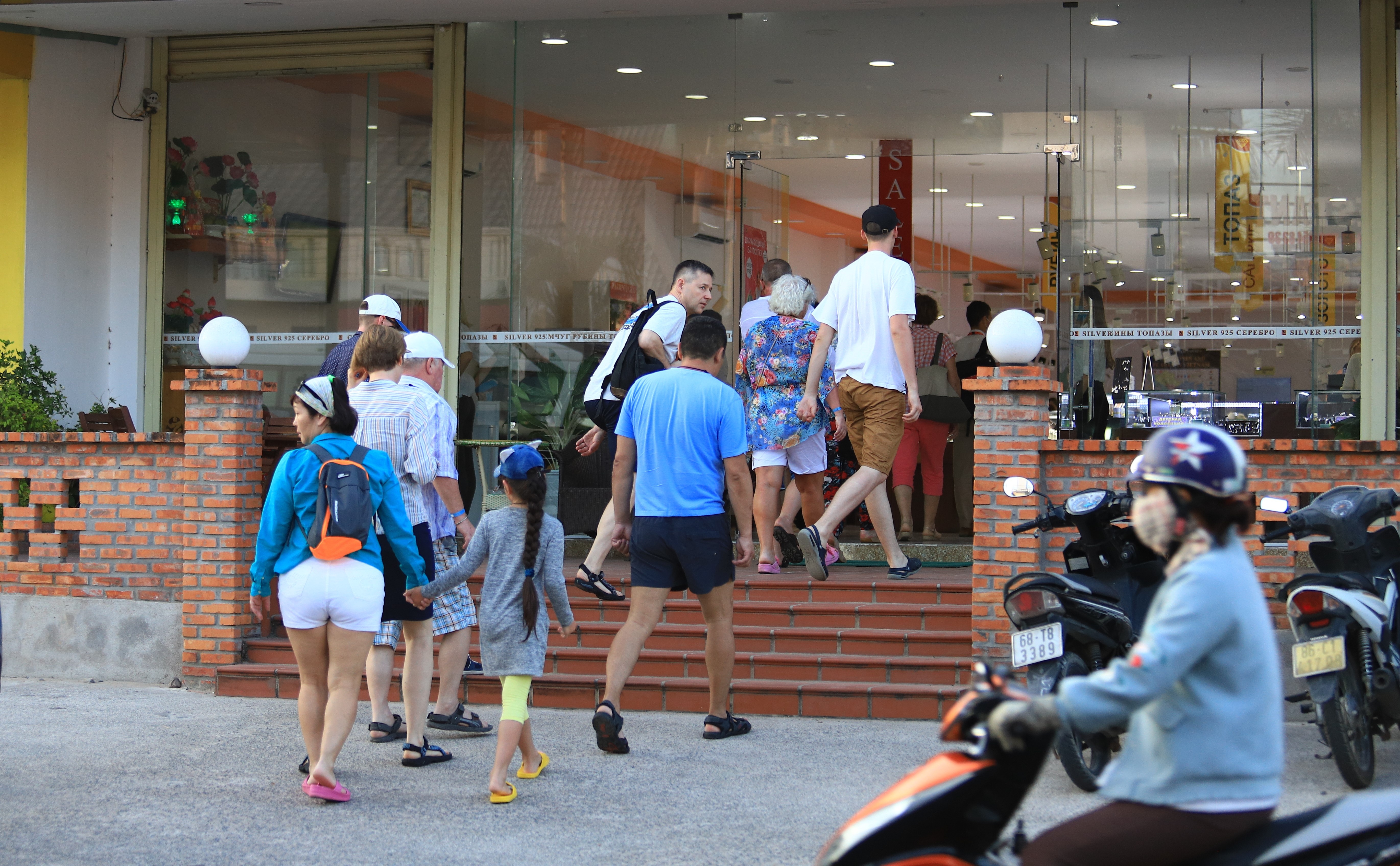 Du khach thoai mai dao choi o Mui Ne anh 4