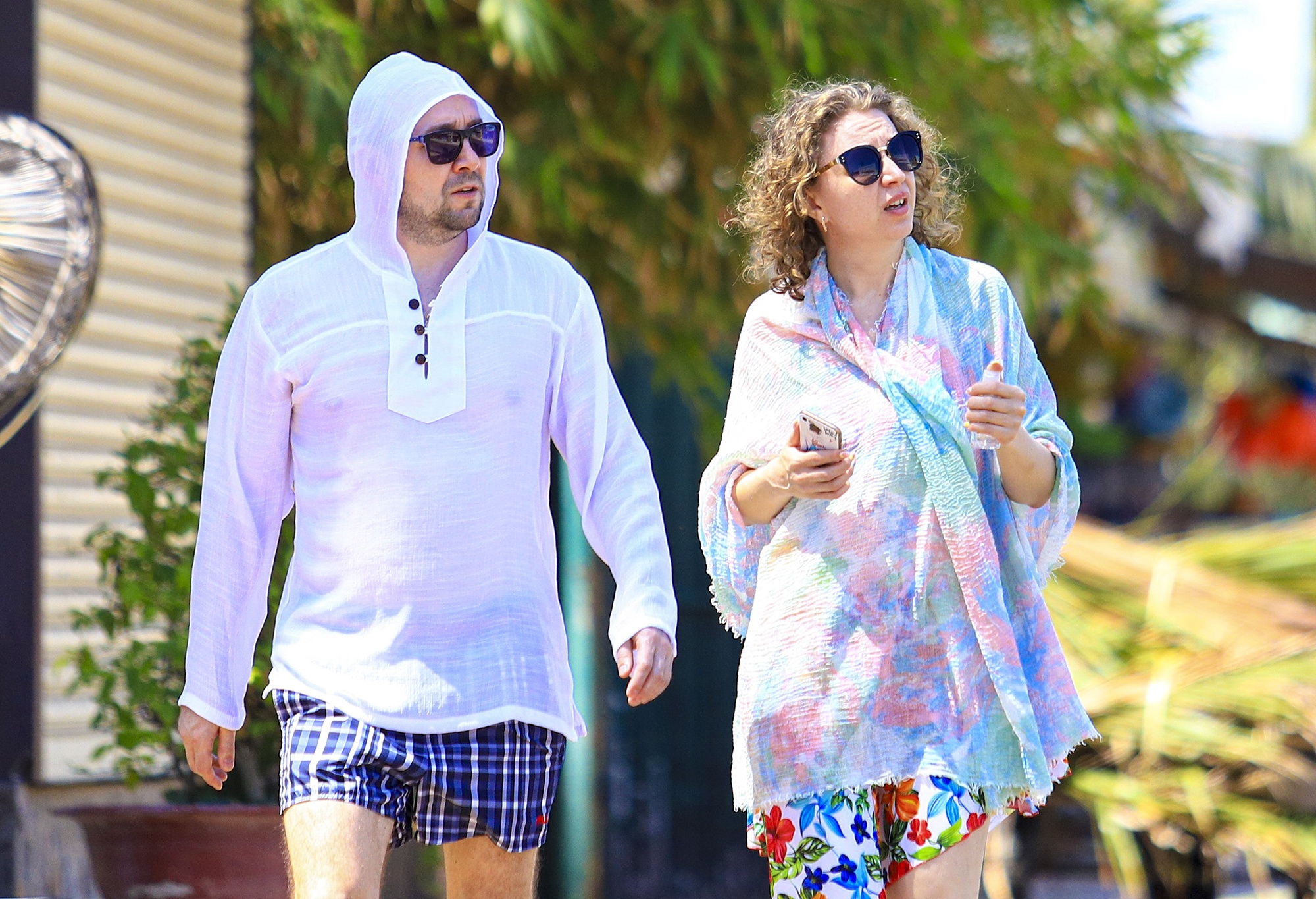 Khach Tay du lich Mui Ne trong mua dich hinh anh