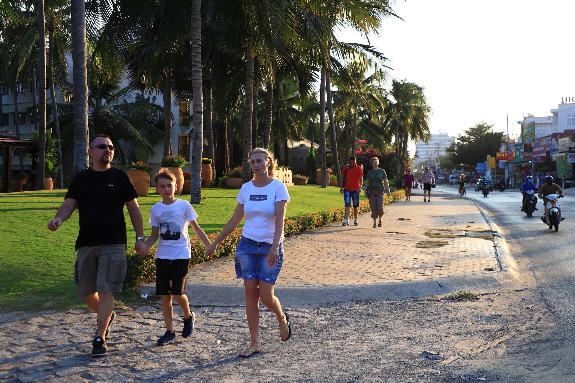 Du khach thoai mai dao choi o Mui Ne anh 2