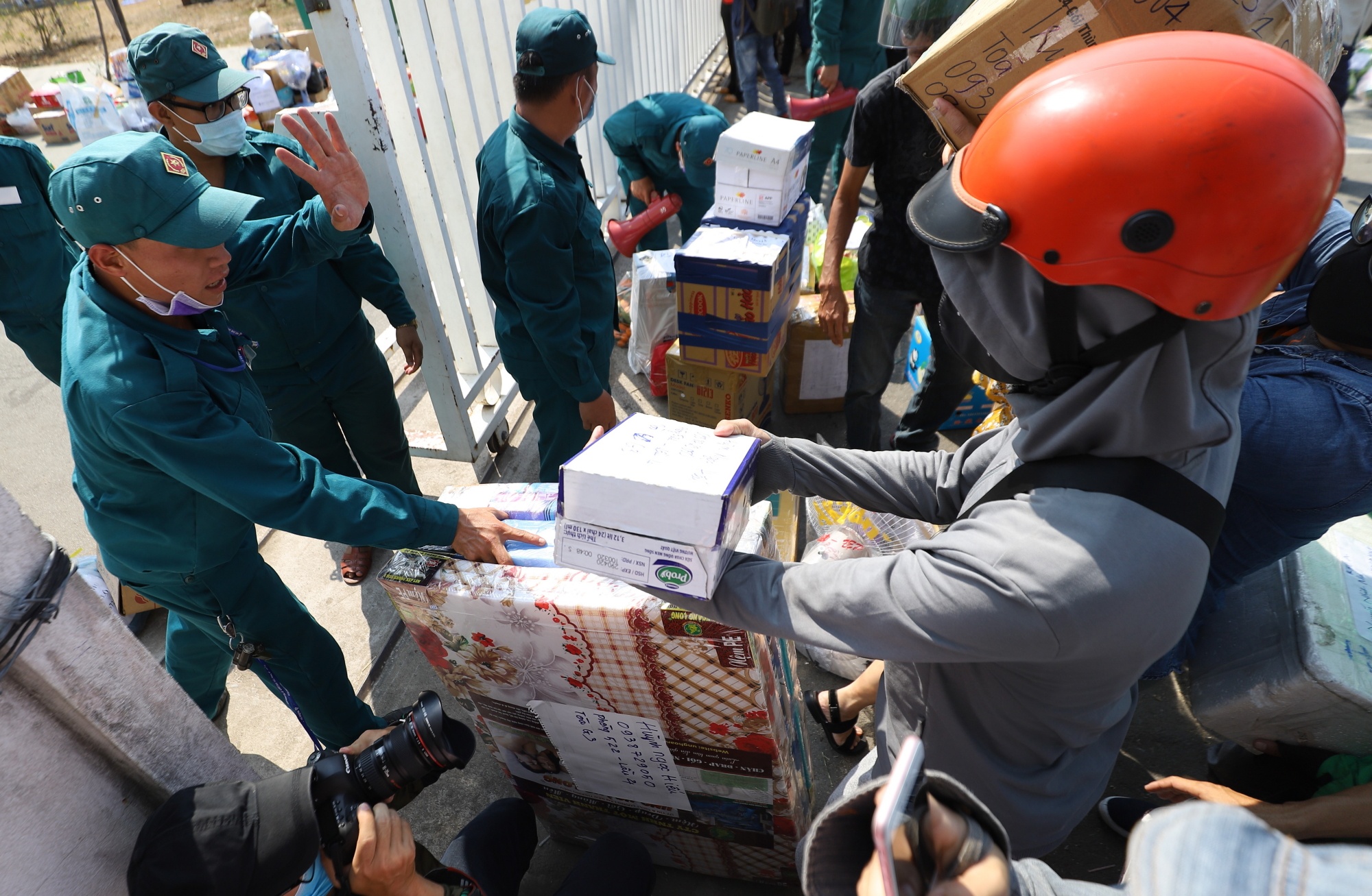 Mang ca tu lanh tiep te cho nguoi cach ly anh 5